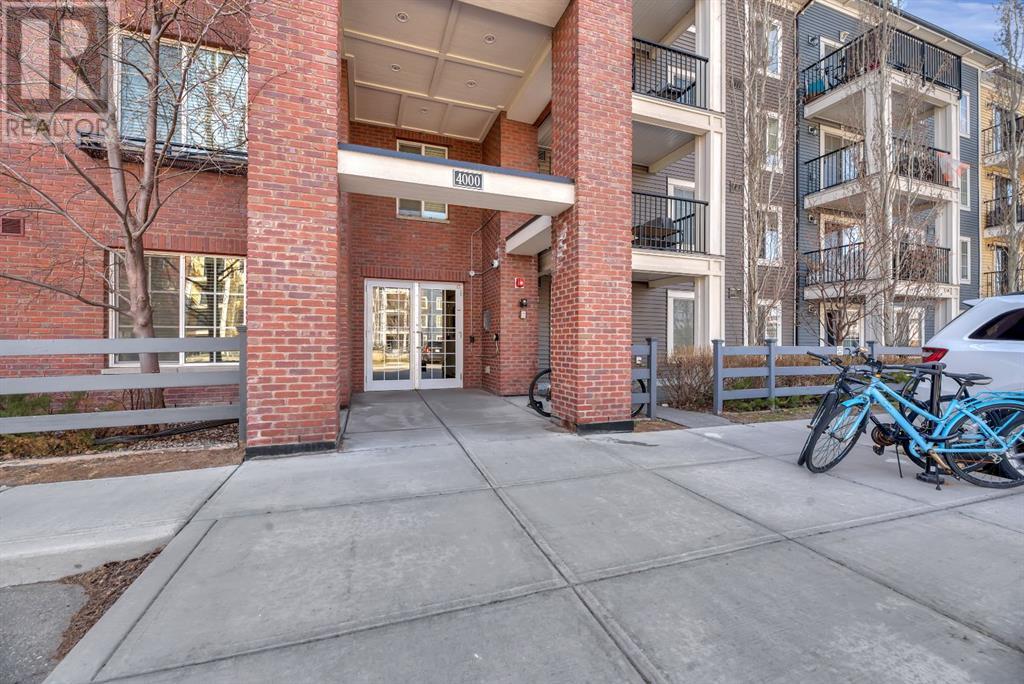 Property at 4118, 99 Copperstone Park SE image 3