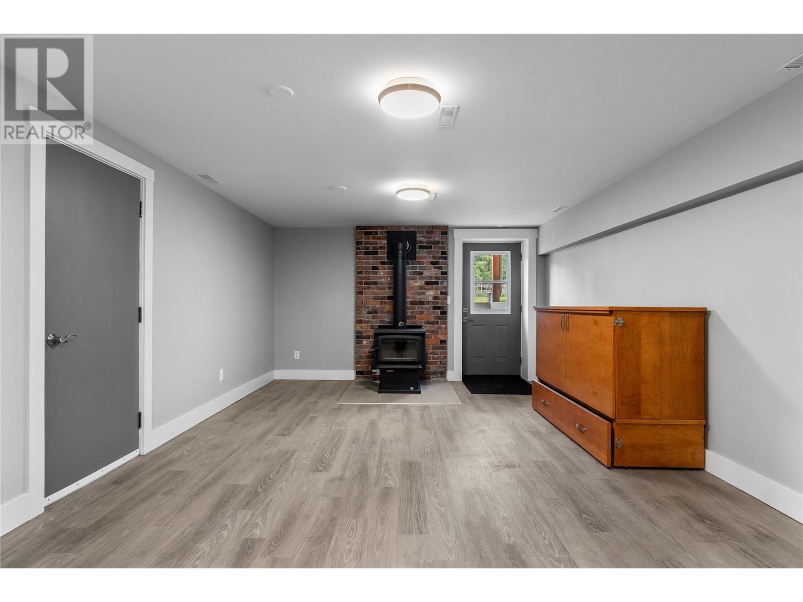 1851 70 Street Se, Salmon Arm, British Columbia  V1E 1X4 - Photo 38 - 10345541