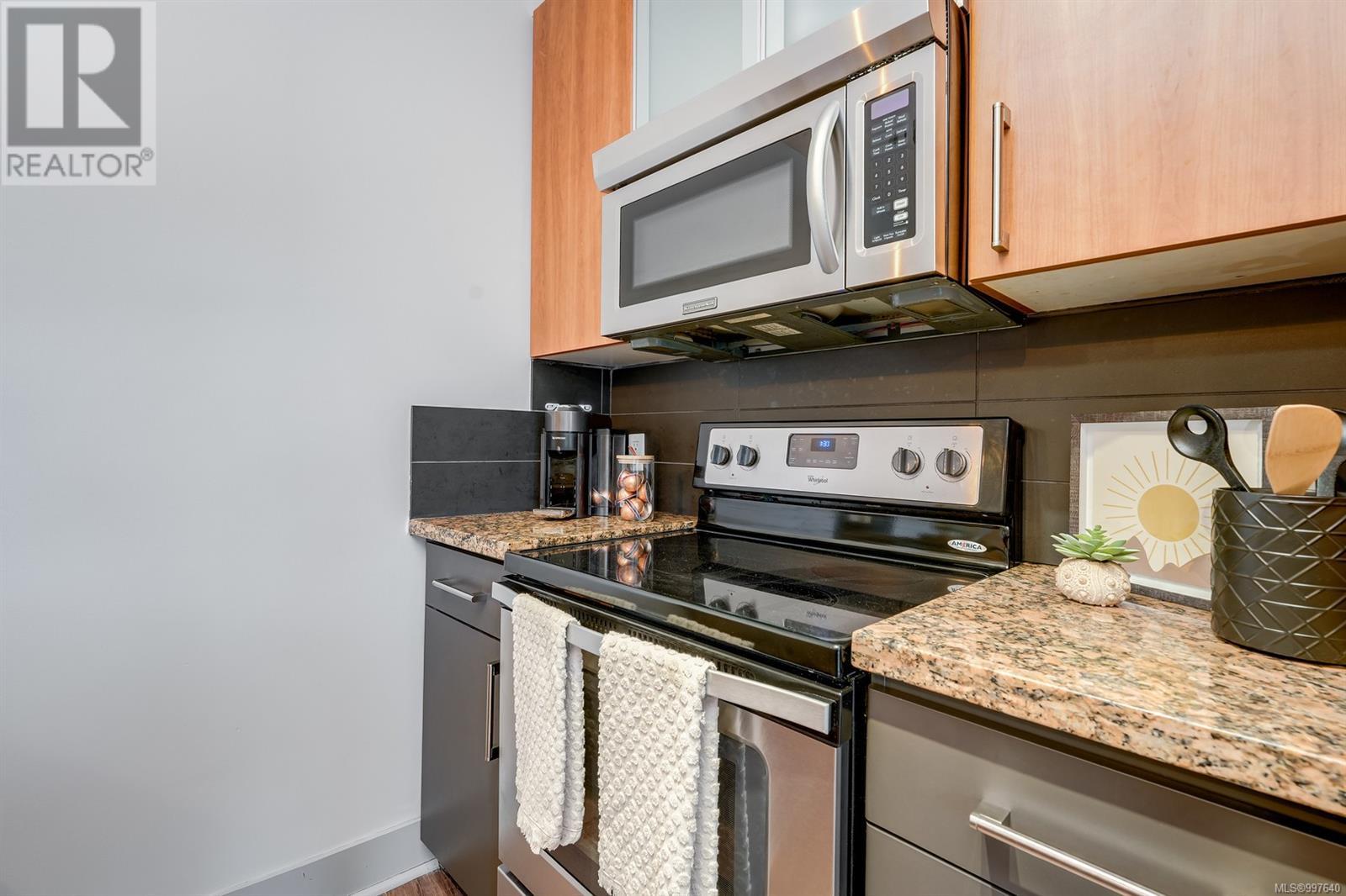 412 2745 Veterans Memorial Pkwy, Langford real estate listing 997640 for sale