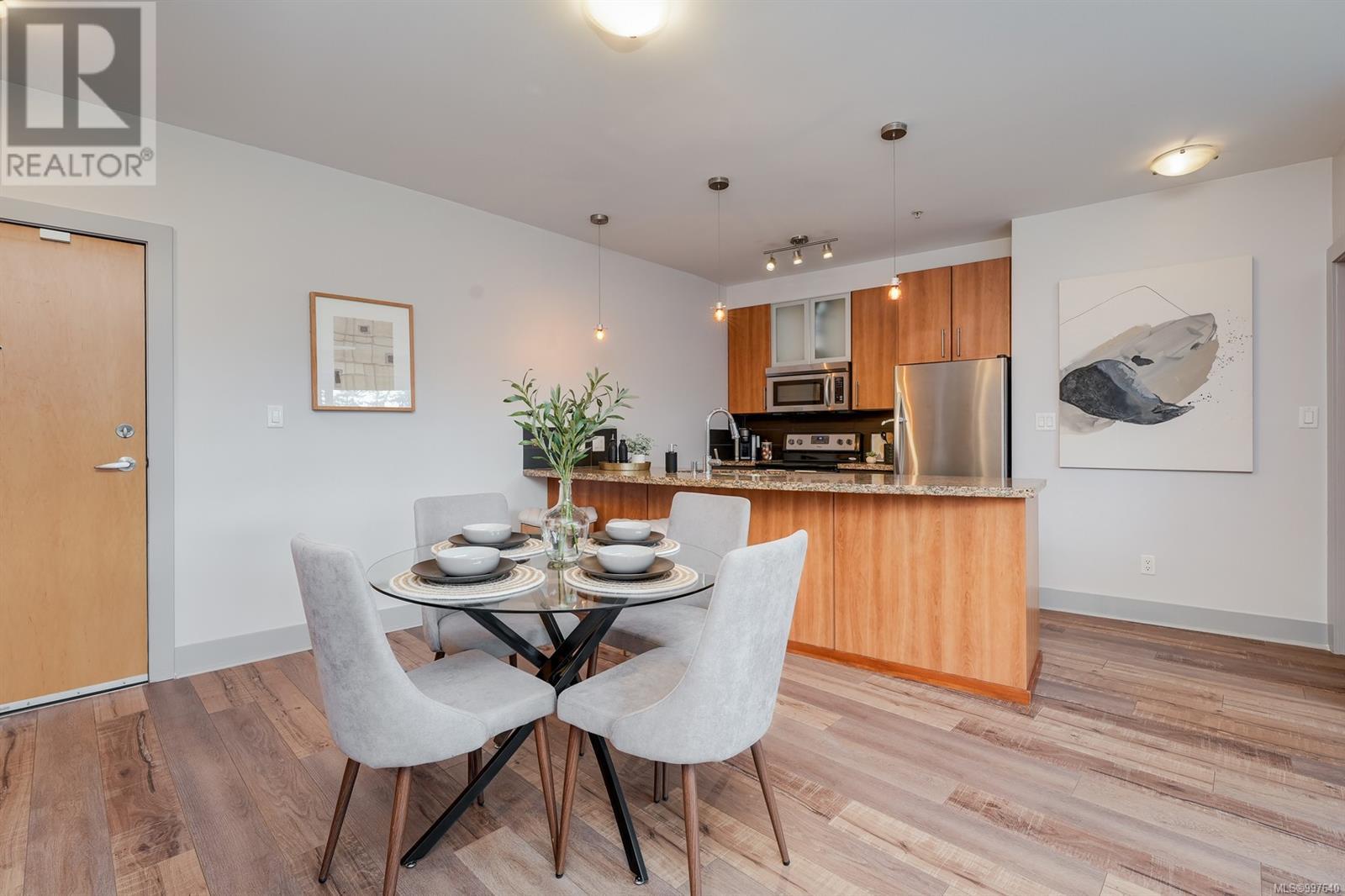 412 2745 Veterans Memorial Pkwy, Langford real estate listing 997640 for sale