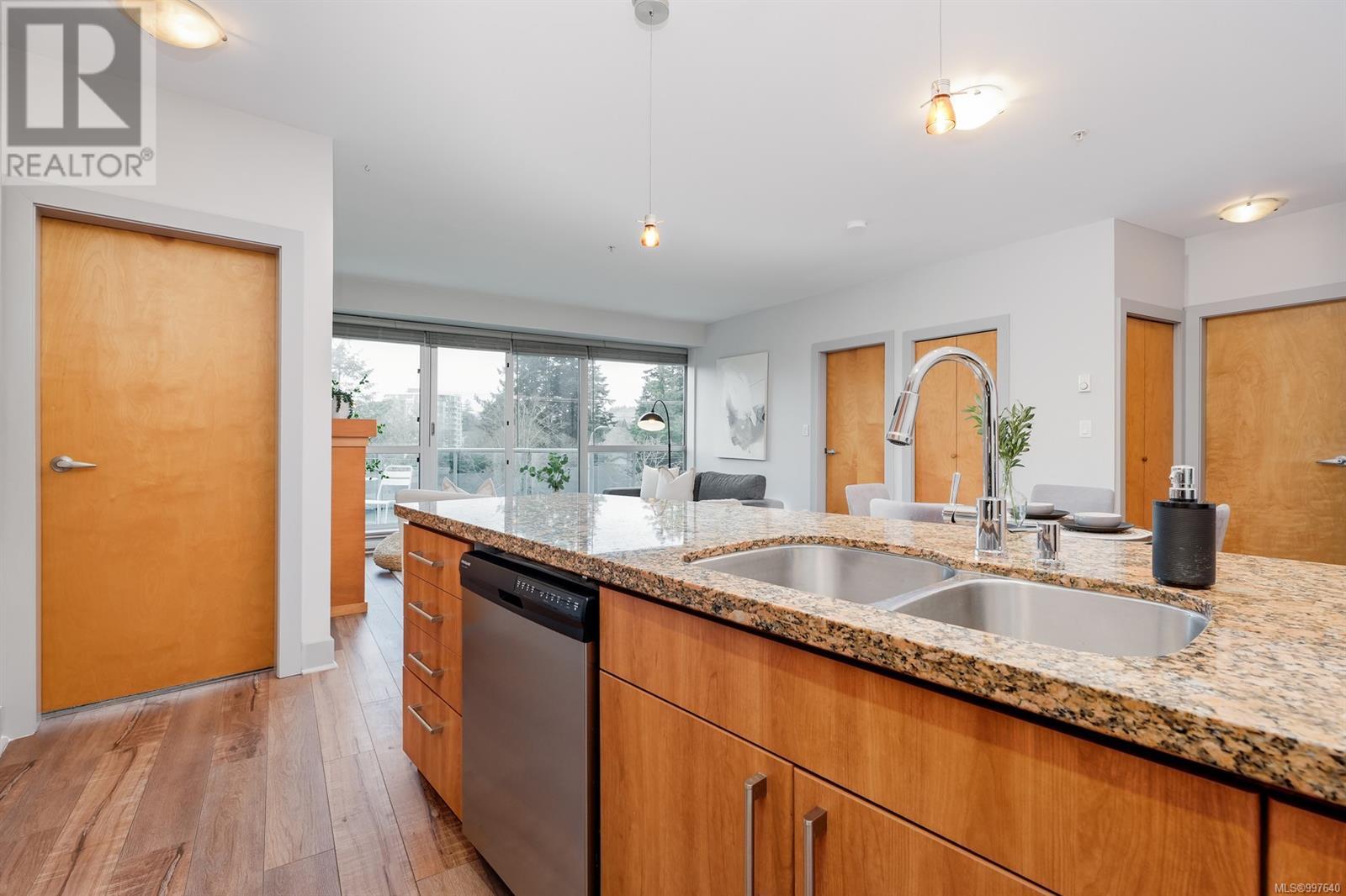412 2745 Veterans Memorial Pkwy, Langford real estate listing 997640 for sale