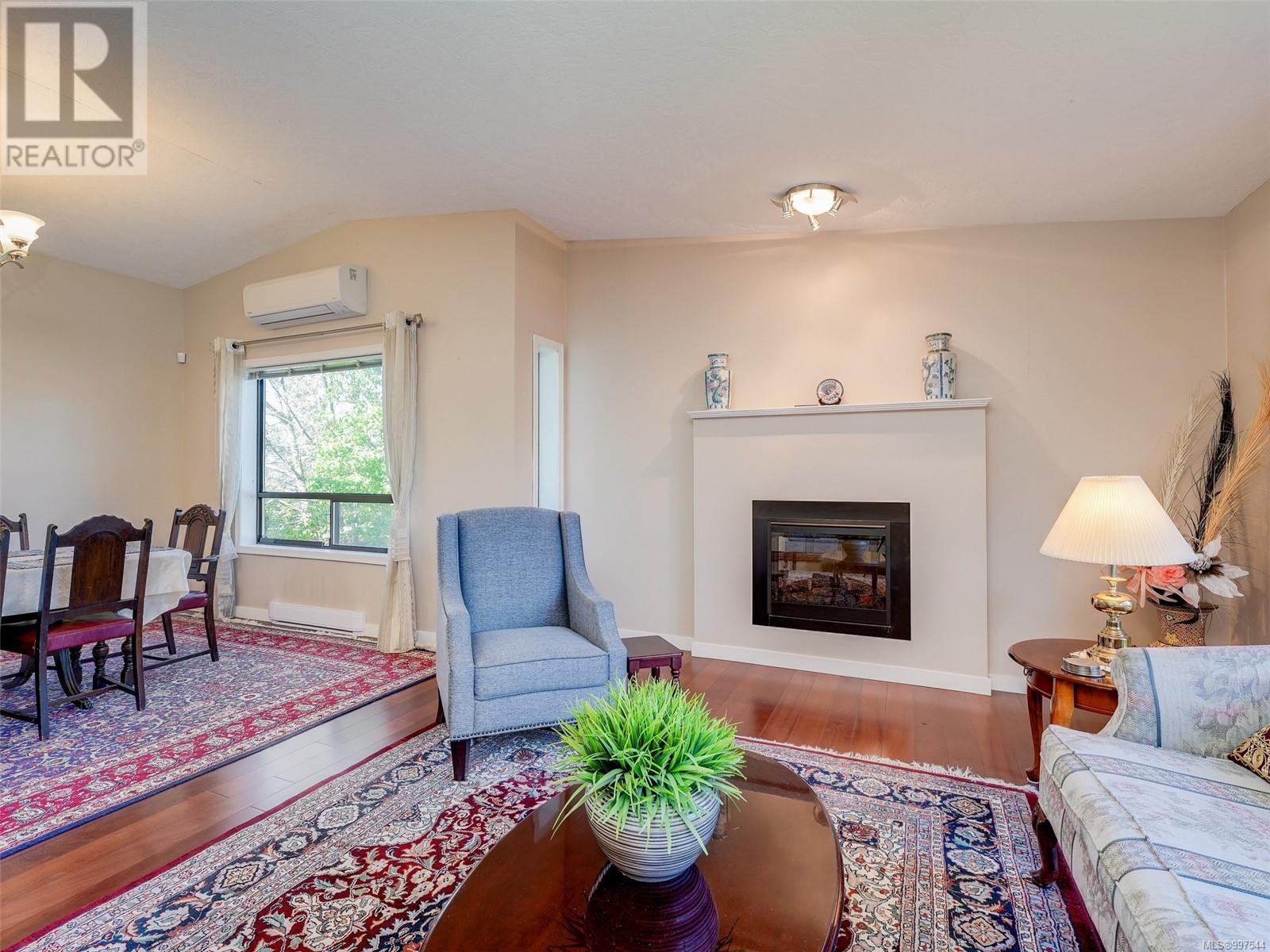 Property at 749 Viaduct Ave E image 3