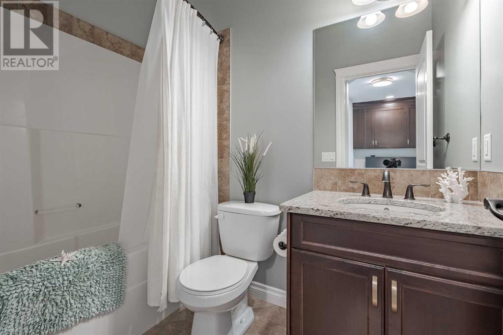 28 Bayside Link Sw, Airdrie, Alberta  T4B 0V6 - Photo 18 - A2215511