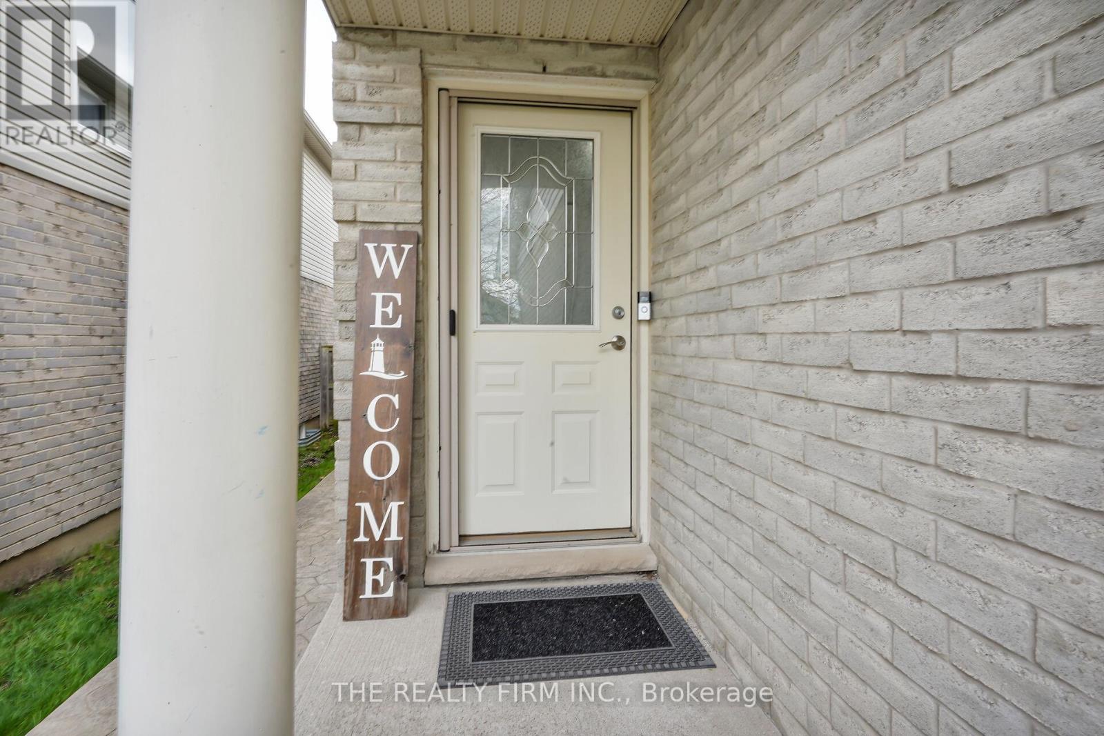 546 Cudmore Crescent, London South, Ontario  N6M 1M4 - Photo 2 - X12124614
