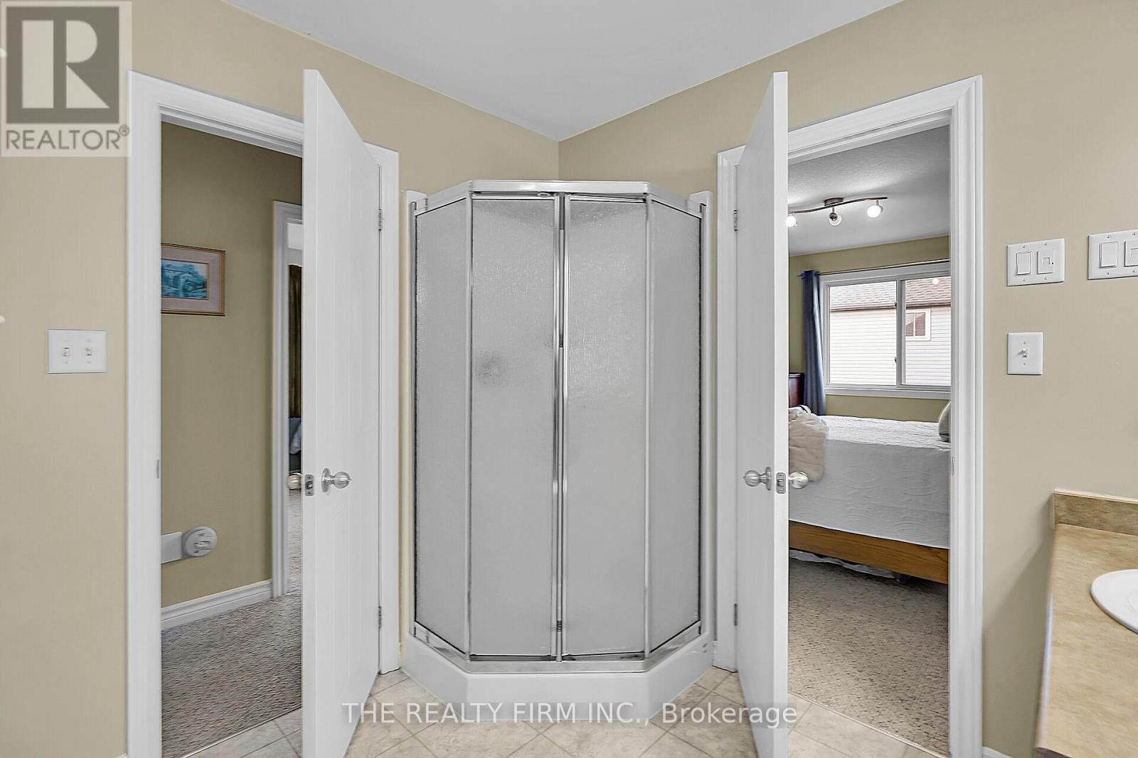 546 Cudmore Crescent, London South, Ontario  N6M 1M4 - Photo 22 - X12124614