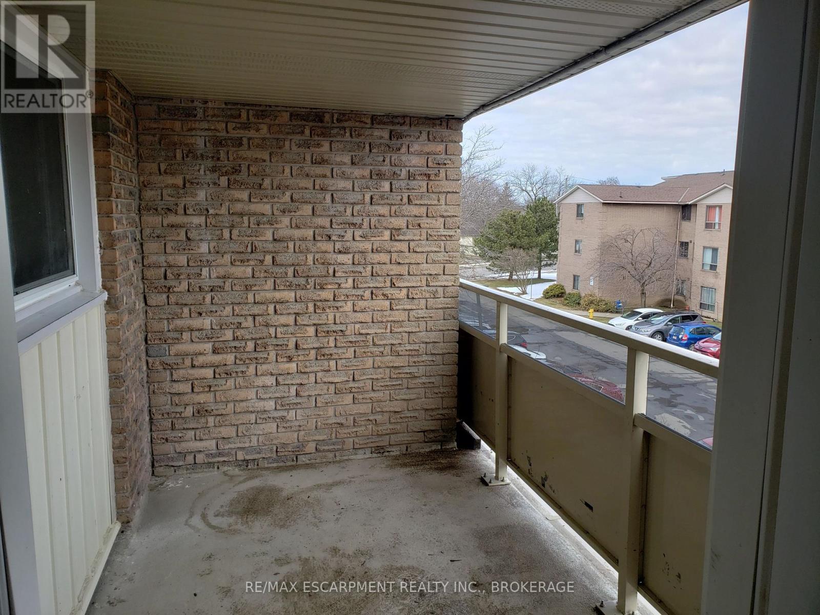 206 - 41 Rykert Street, St. Catharines, Ontario  L2S 3A4 - Photo 8 - X12115325
