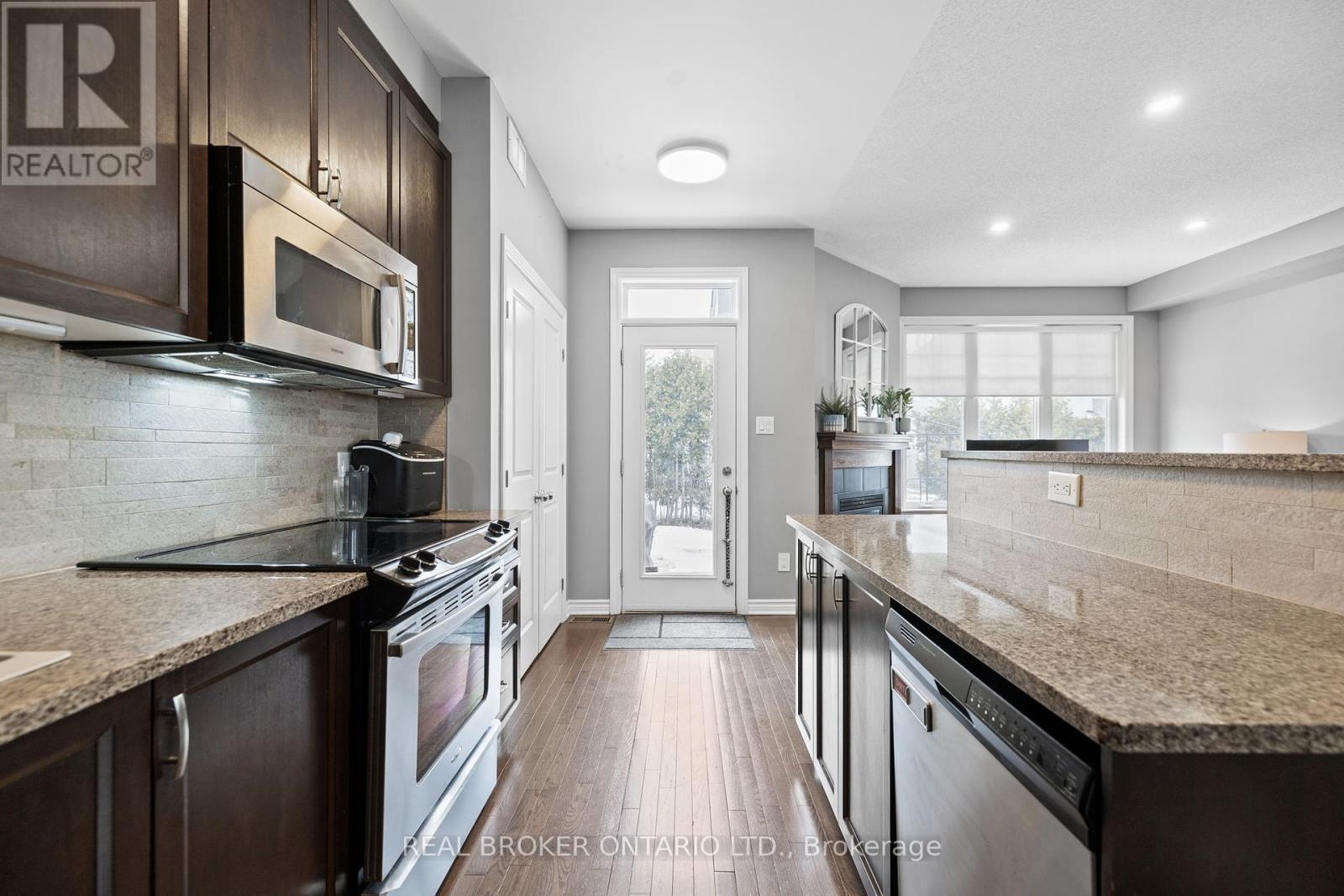 118 Mojave Crescent, Ottawa, Ontario  K2S 0H3 - Photo 11 - X12031602
