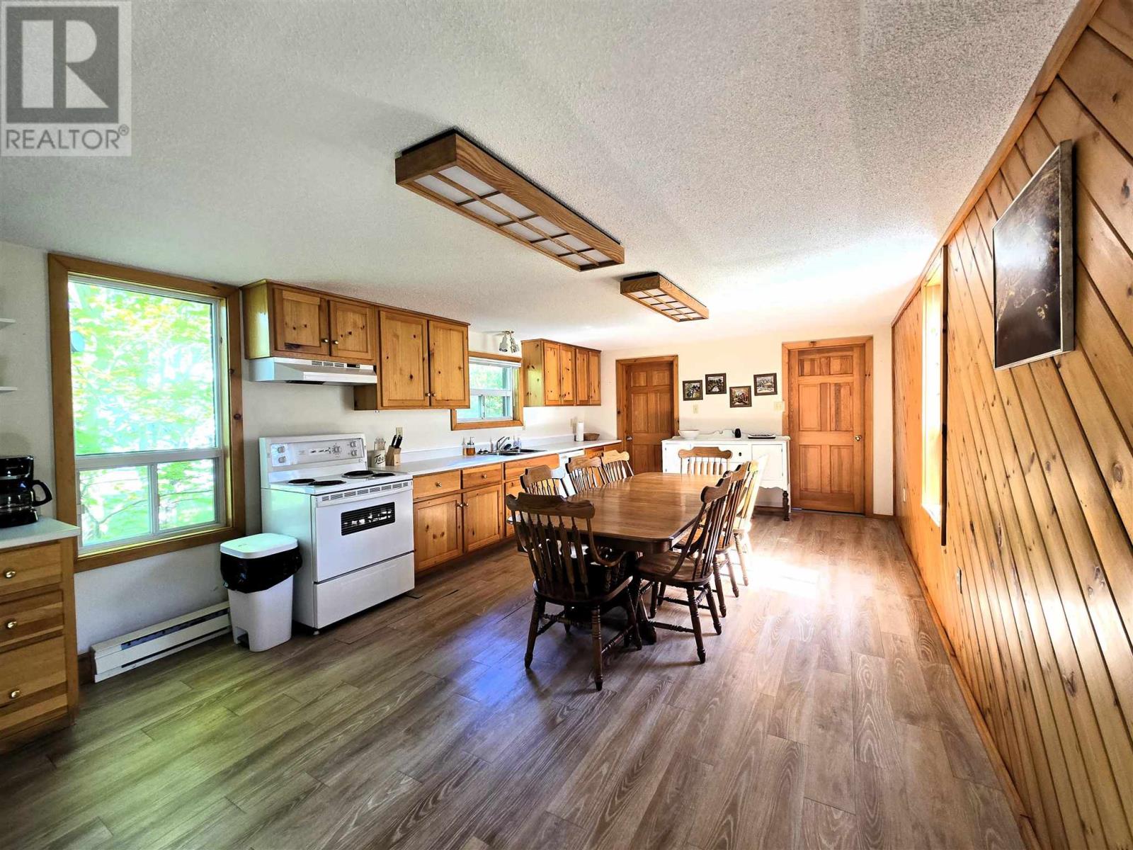 35 Pine Ridge Rd, Huron Shores, Ontario  P0R 1L0 - Photo 7 - SM250250
