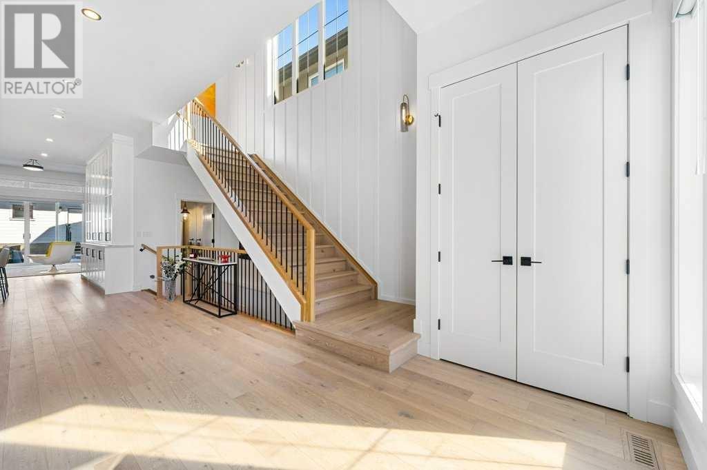 Property at 924 21 Avenue NW image 2