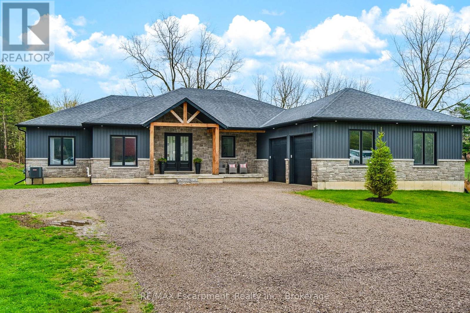 1266 Colborne Street W, Brantford, Ontario  N3T 0M6 - Photo 2 - X12124599