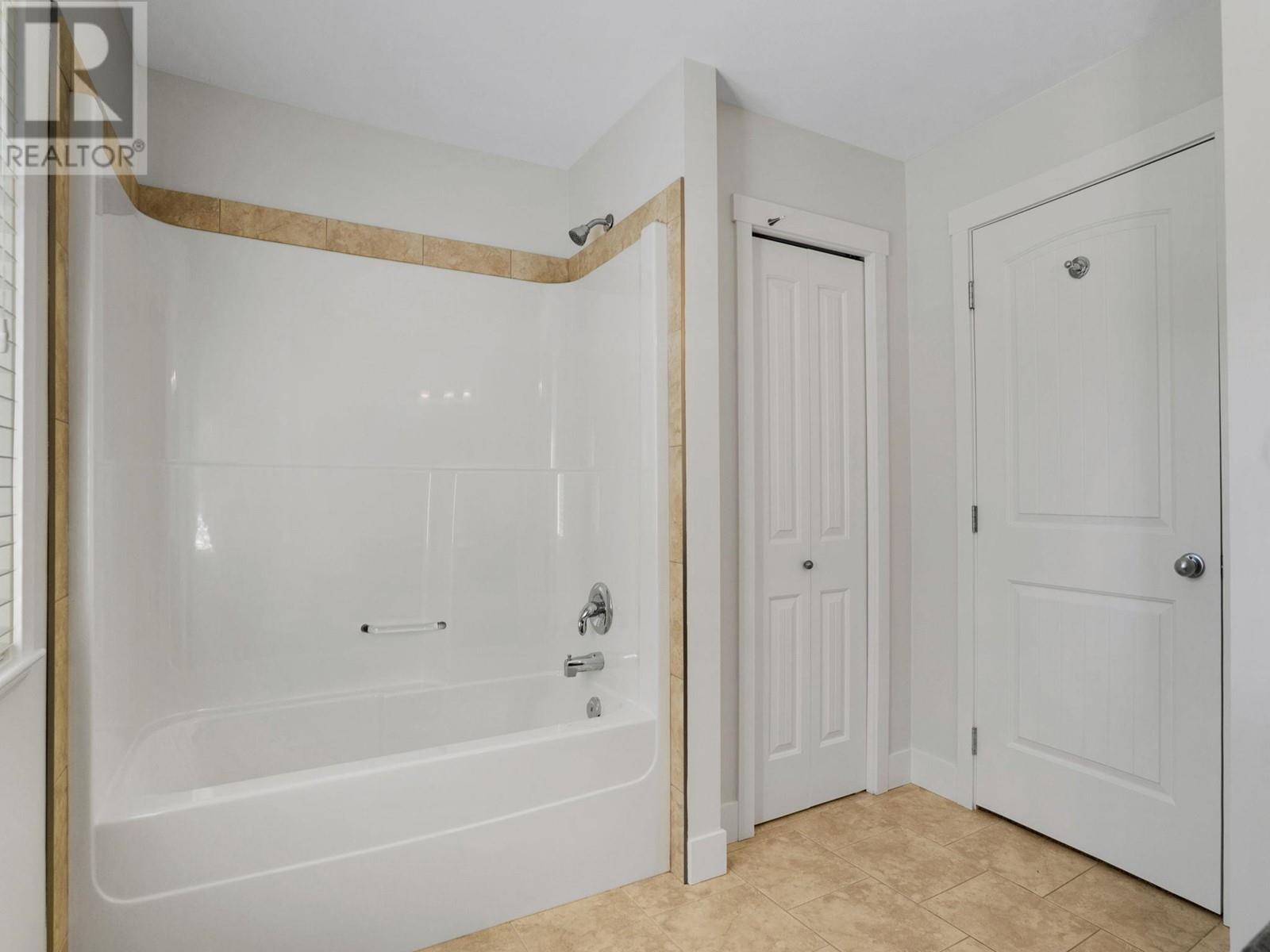 2051 Sunview Drive Unit# 4, West Kelowna, British Columbia  V1Z 4C2 - Photo 28 - 10339327