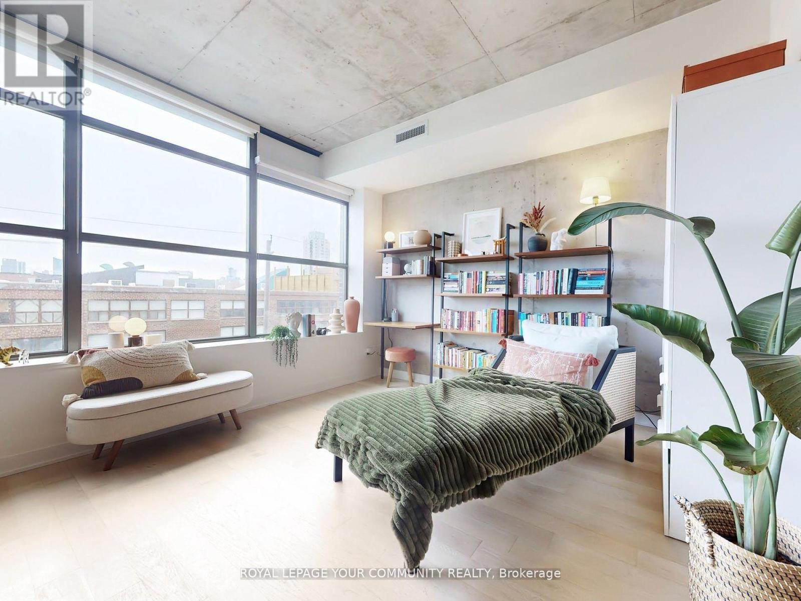 403 - 319 Carlaw Avenue, Toronto, Ontario  M4M 0A4 - Photo 4 - E12124538