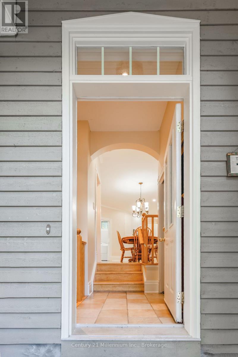 Property at 774 HURONTARIO STREET image 4