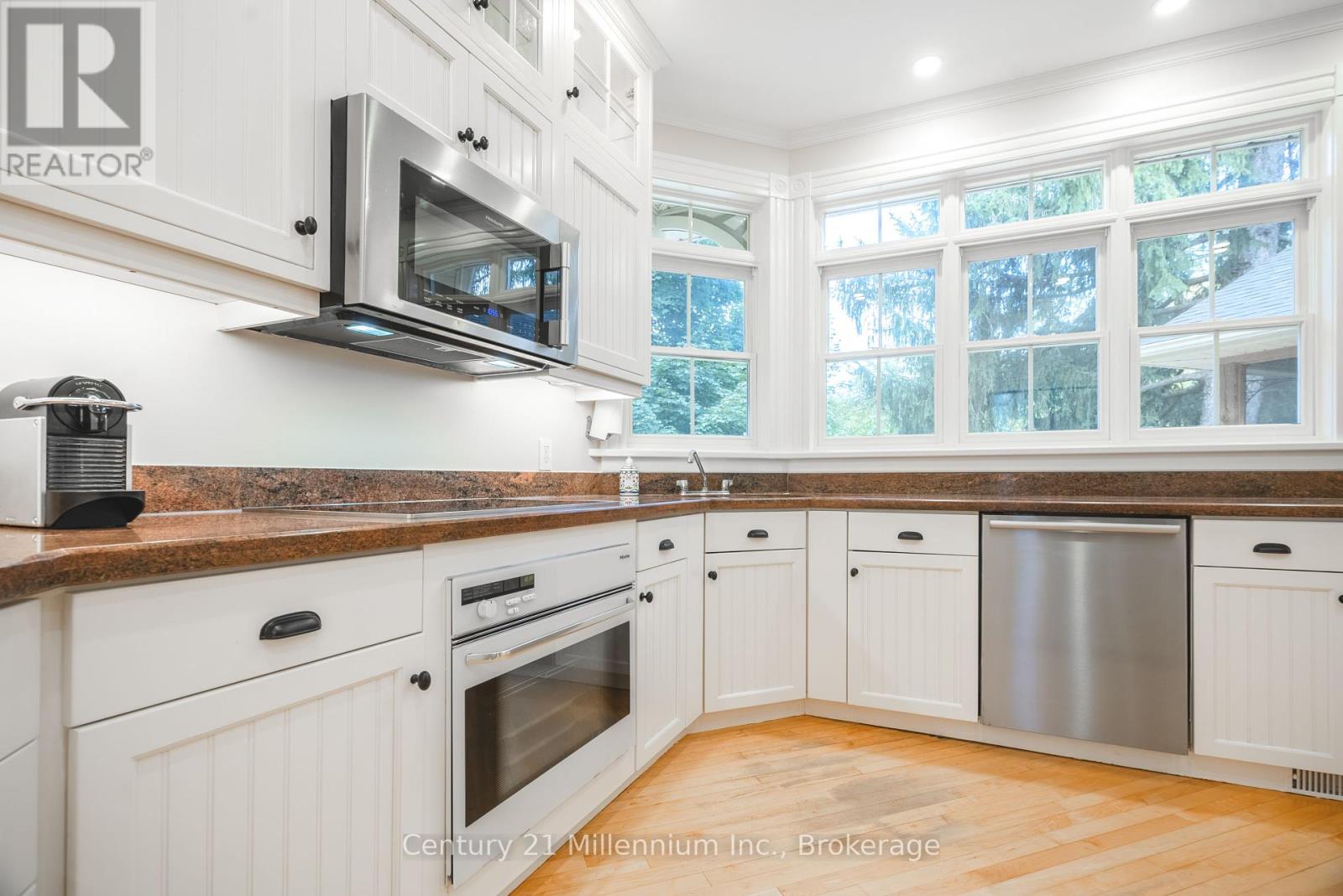 Property at 774 HURONTARIO STREET image 5