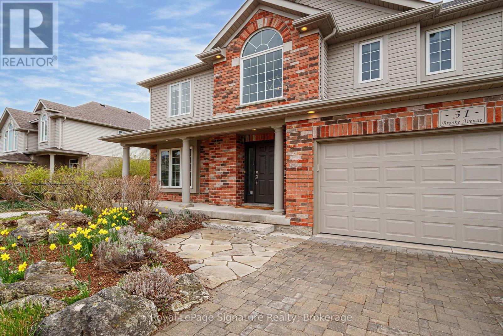 31 Brooke Avenue, Collingwood, Ontario  L9Y 5L2 - Photo 3 - S12124755