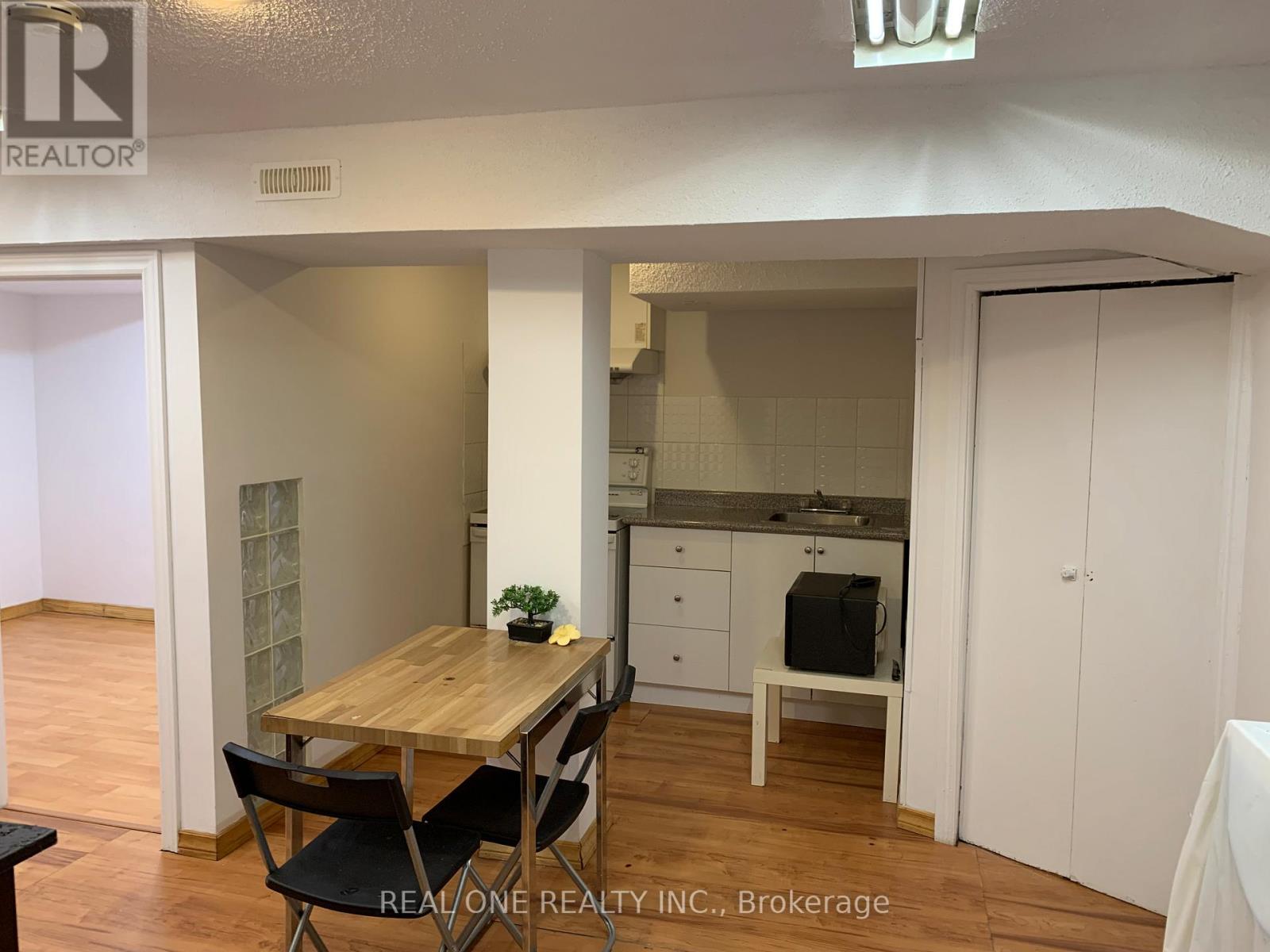 37 Middleton Court, Markham (Milliken Mills West), Ontario  L3R 3G6 - Photo 3 - N12124535
