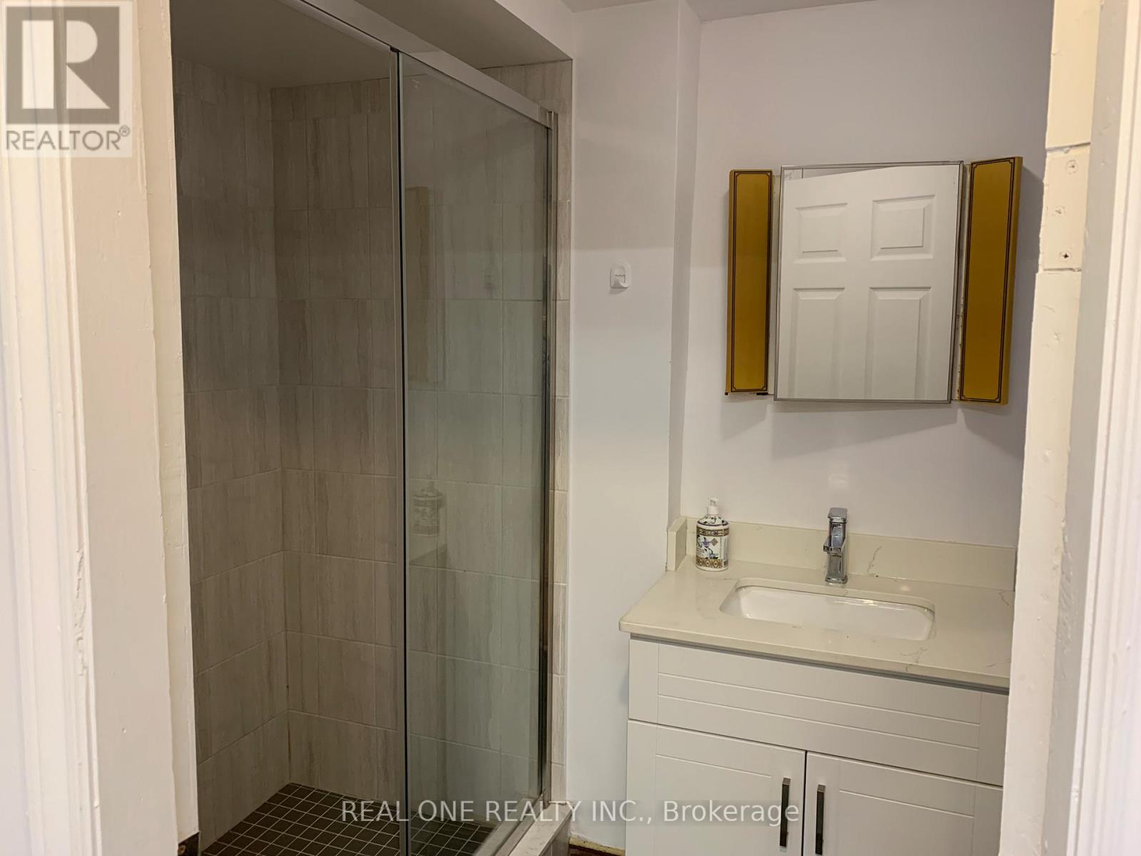37 Middleton Court, Markham (Milliken Mills West), Ontario  L3R 3G6 - Photo 6 - N12124535
