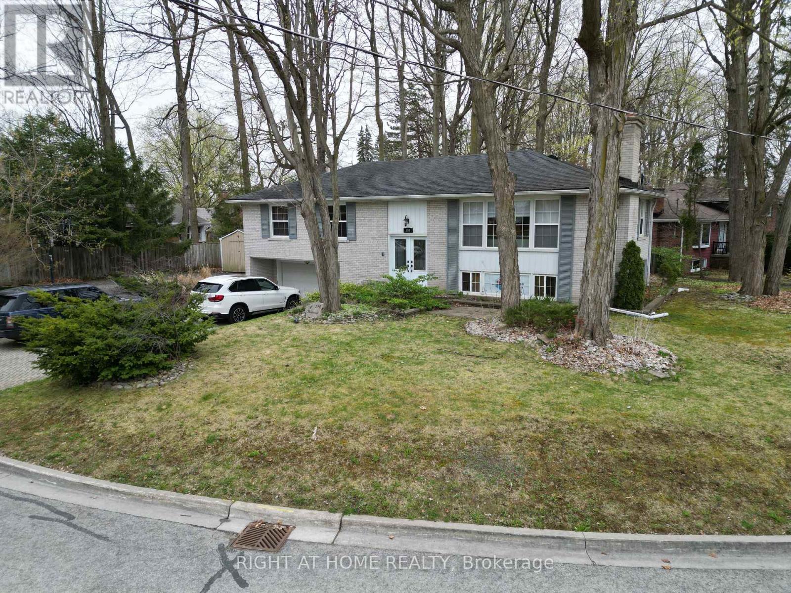 190 Beechwood Crescent, Newmarket, Ontario  L3Y 1W3 - Photo 2 - N12124543