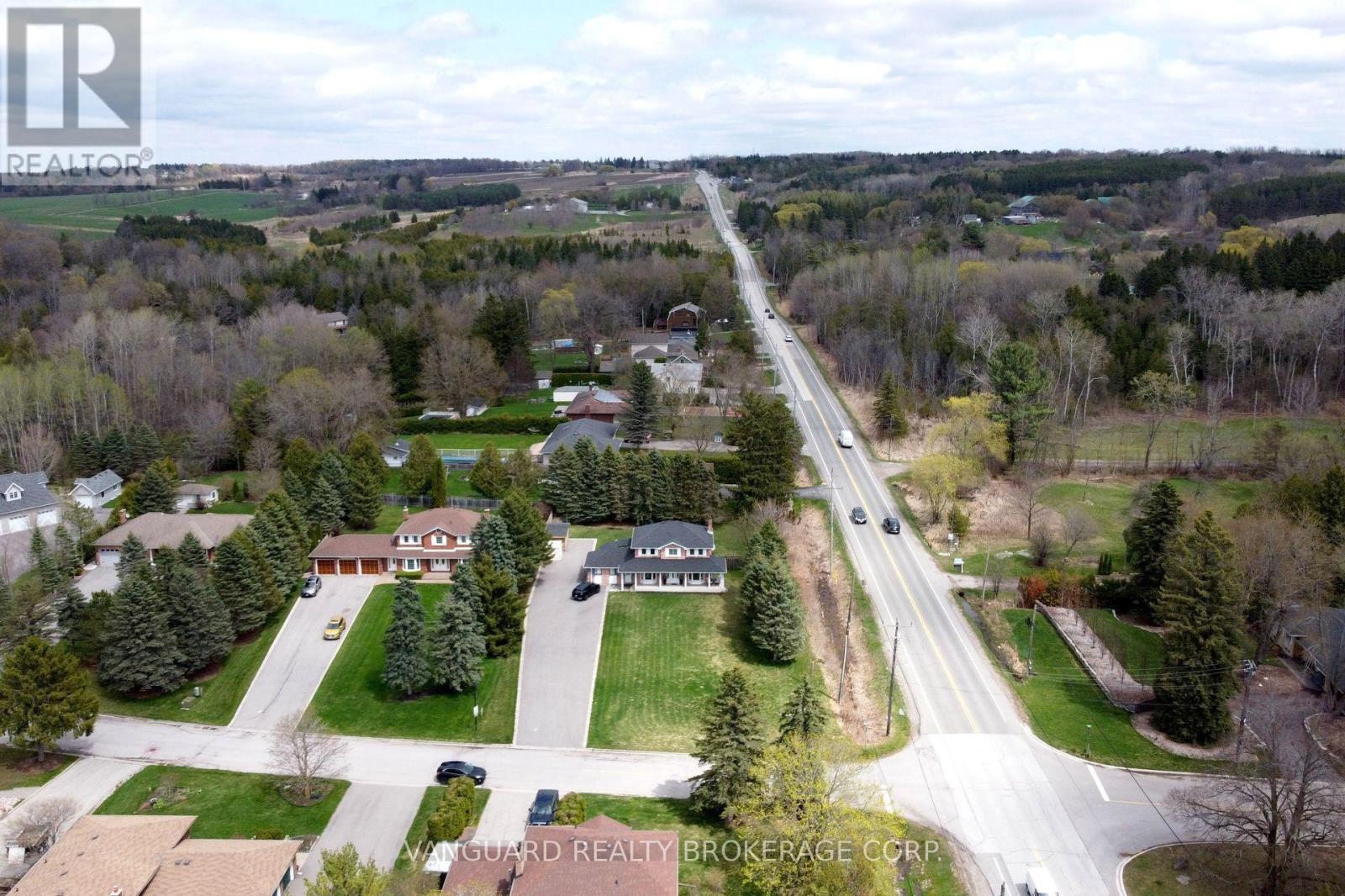 3 Weedon Court, King, Ontario  L7B 0E6 - Photo 5 - N12124548
