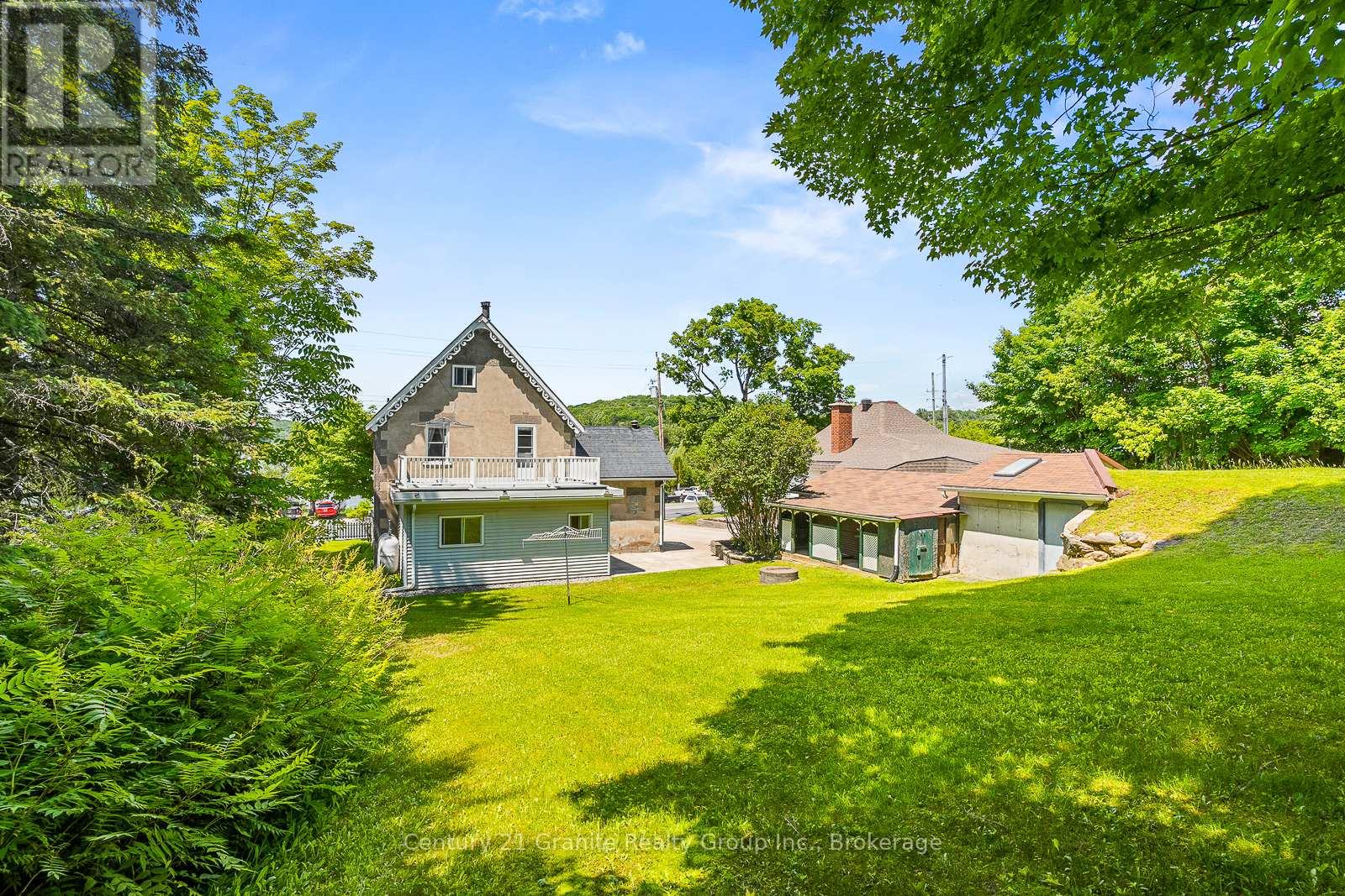 134 Highland Street, Dysart Et Al, Ontario  K0M 1S0 - Photo 38 - X12124647