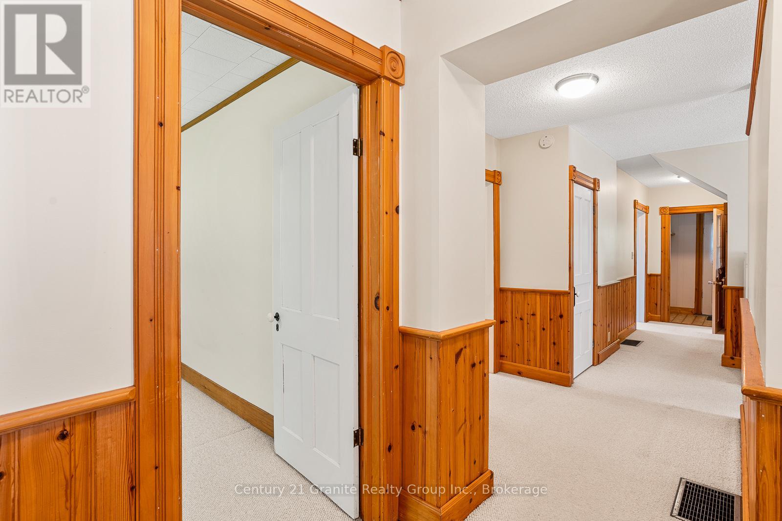 134 Highland Street, Dysart Et Al, Ontario  K0M 1S0 - Photo 9 - X12124649