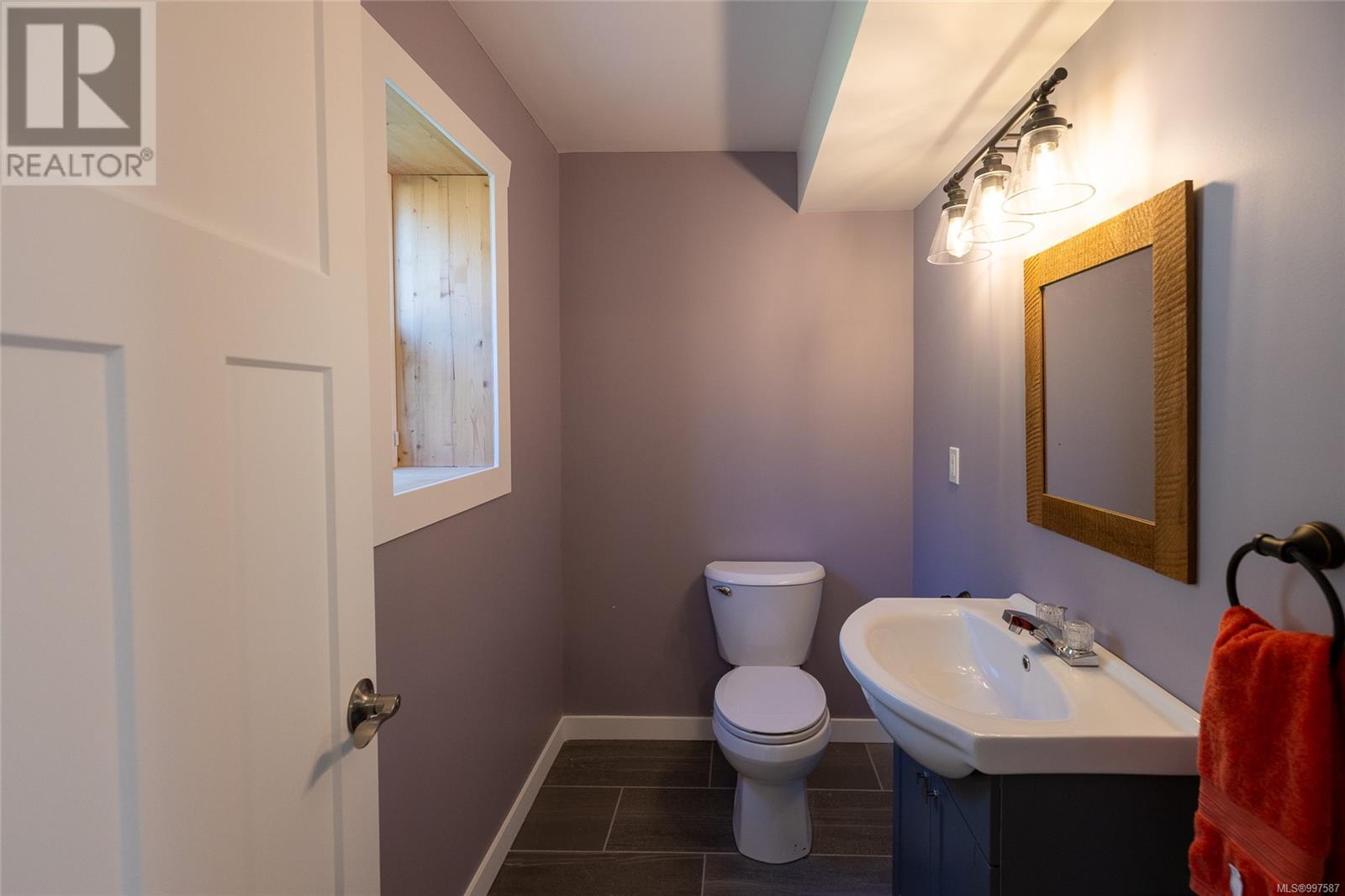 4500 Byng Rd, Port Hardy, British Columbia  V0N 2P0 - Photo 35 - 997587