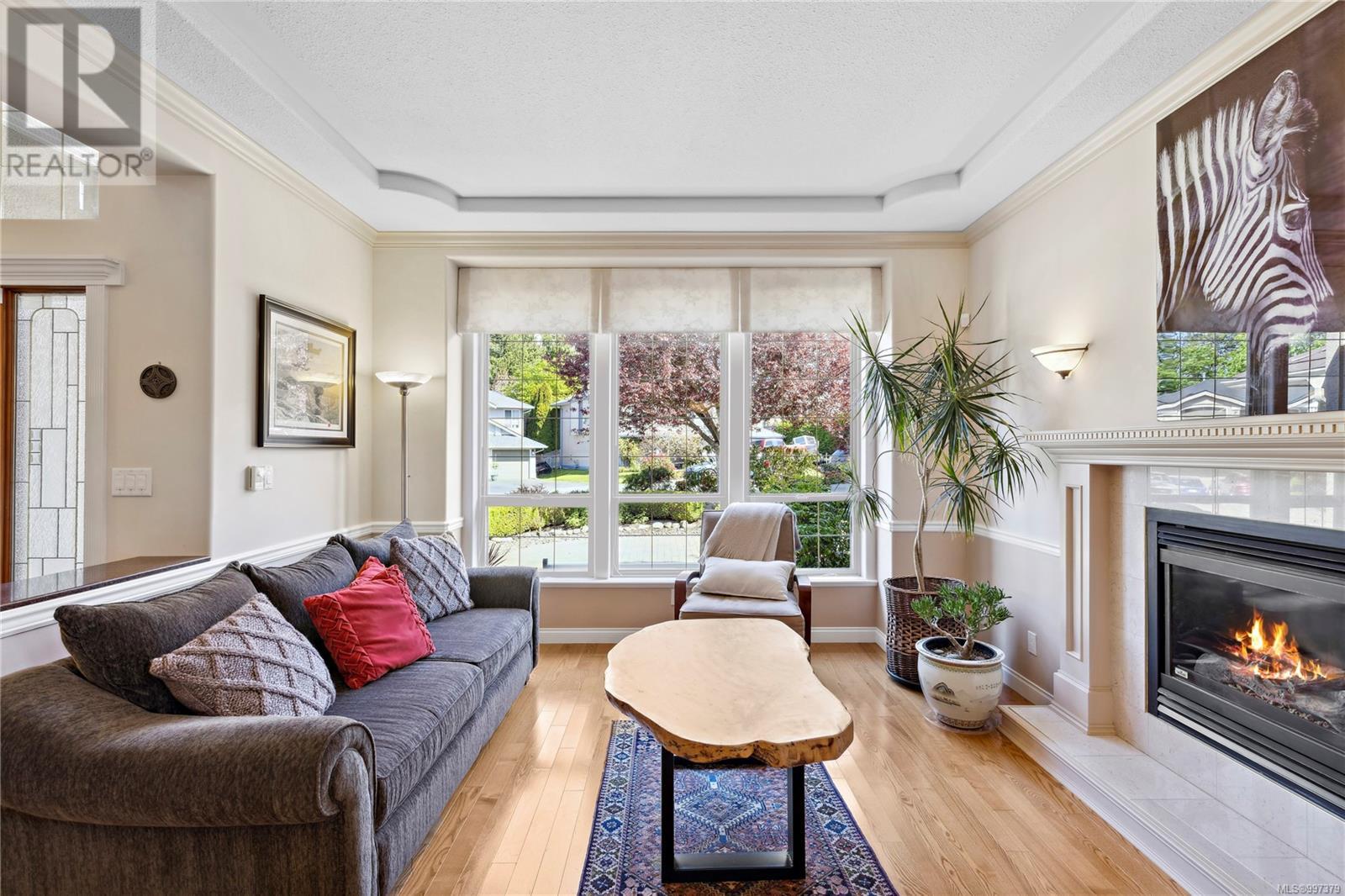 Property at 5331 Bayshore Dr image 3
