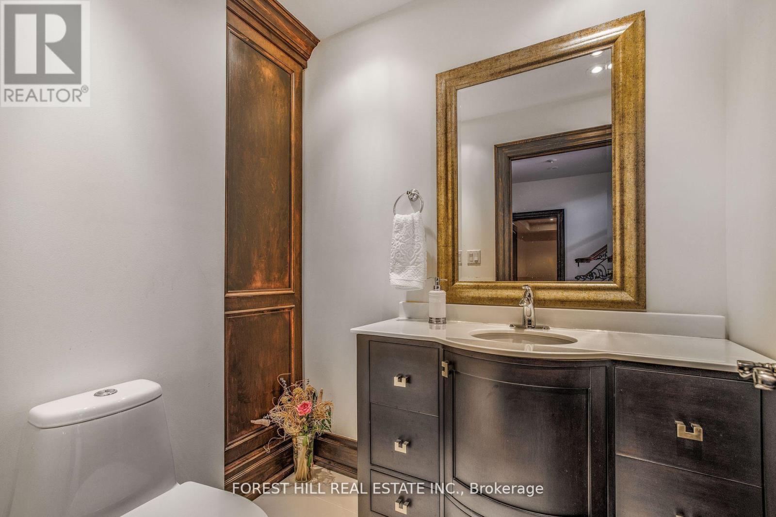 38 Greengate Road, Toronto, Ontario  M3B 1E8 - Photo 9 - C12124587
