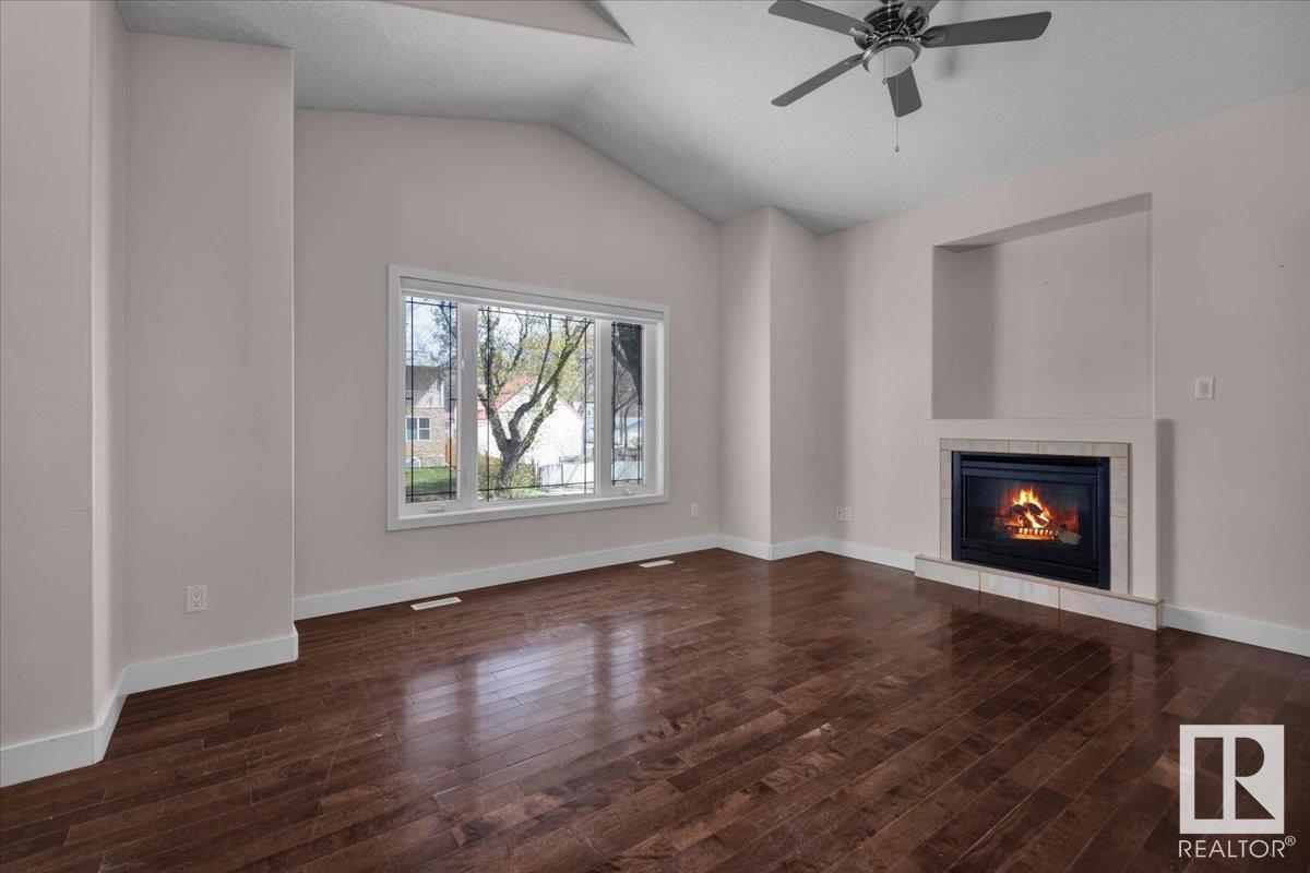 Property at 11408 91 ST NW image 3