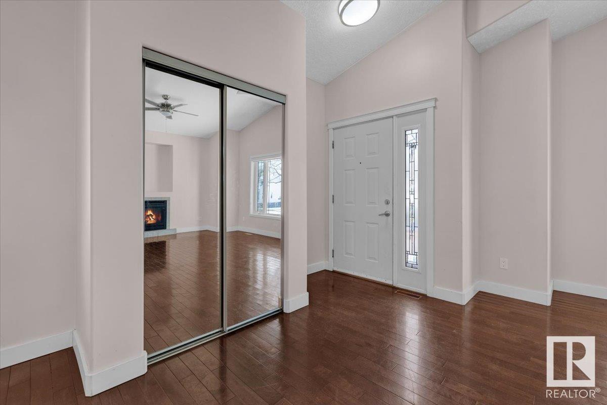 Property at 11408 91 ST NW image 2