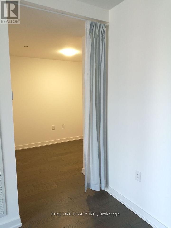 716 - 11 Wellesley Street W, Toronto, Ontario  M4Y 1E8 - Photo 10 - C12124670
