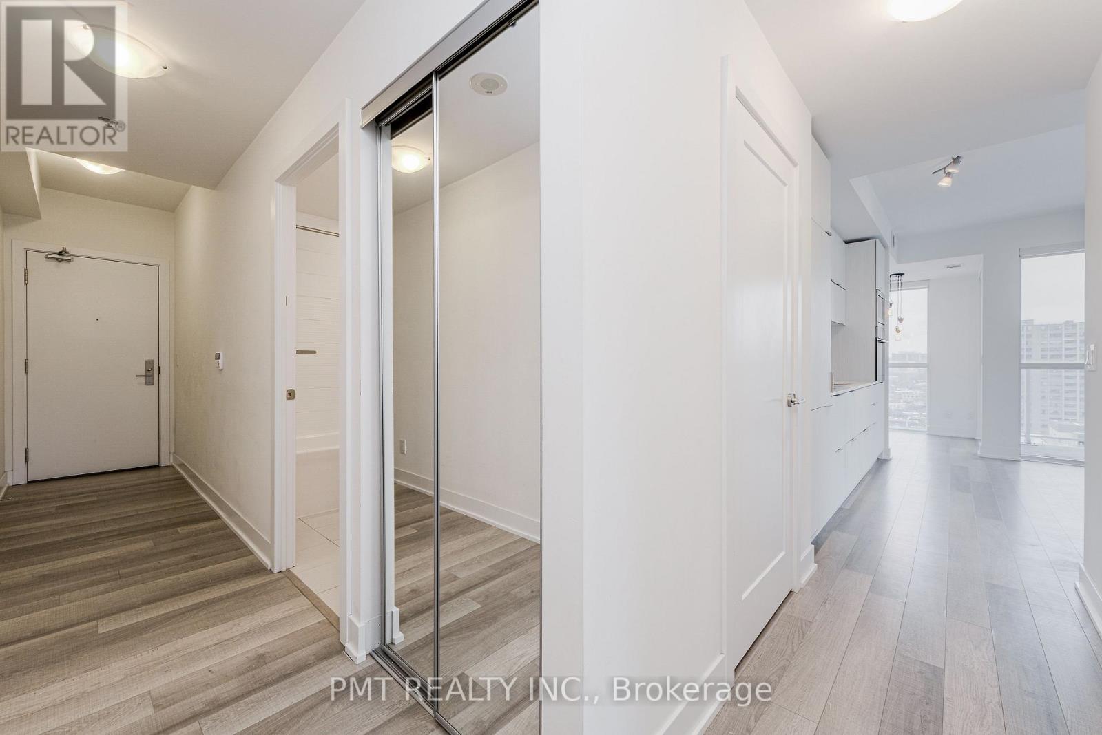 1803 - 318 Richmond Street W, Toronto, Ontario  M5V 1X2 - Photo 17 - C12124736