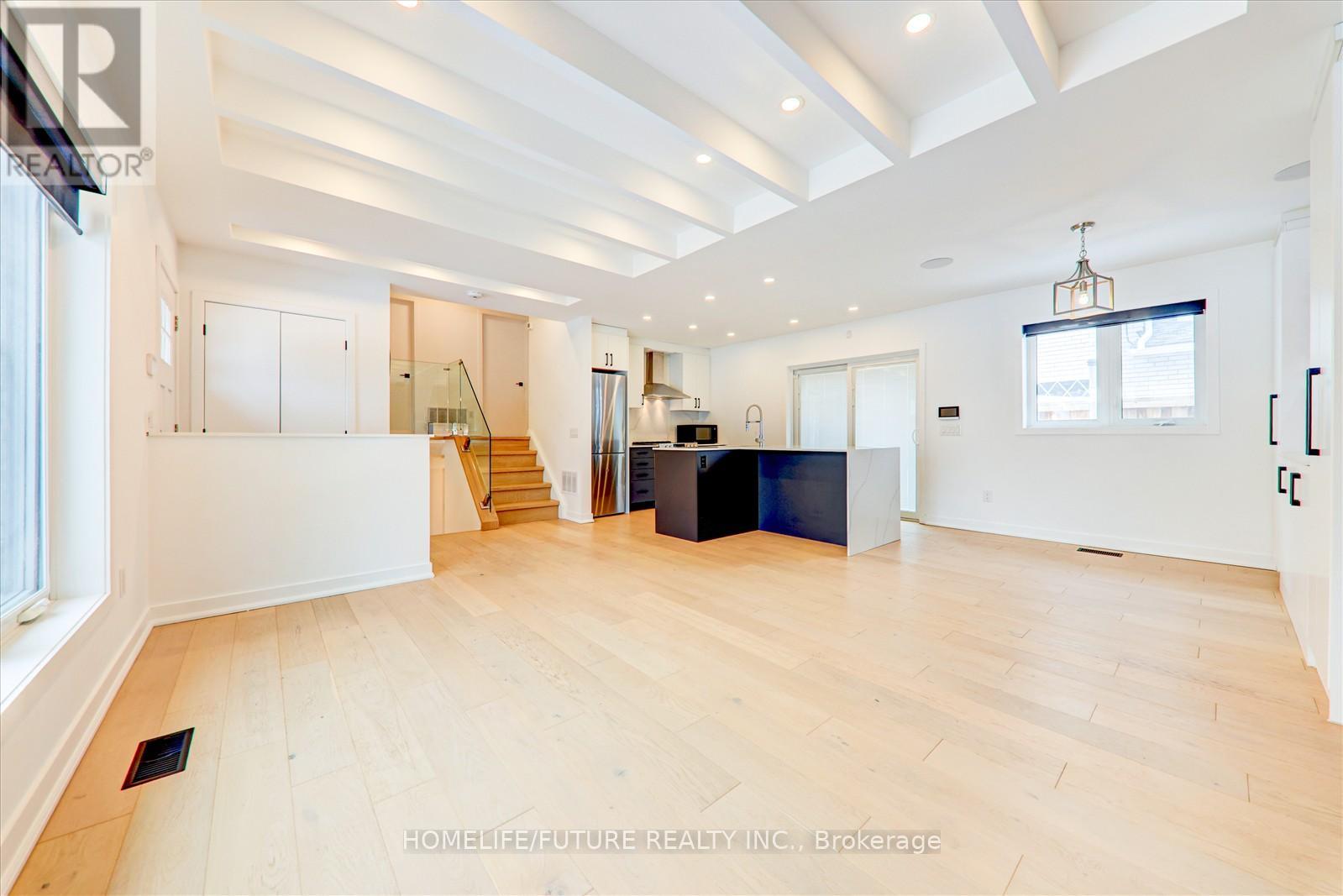 56 Netherly Drive, Toronto, Ontario  M9V 3M2 - Photo 8 - W12124498