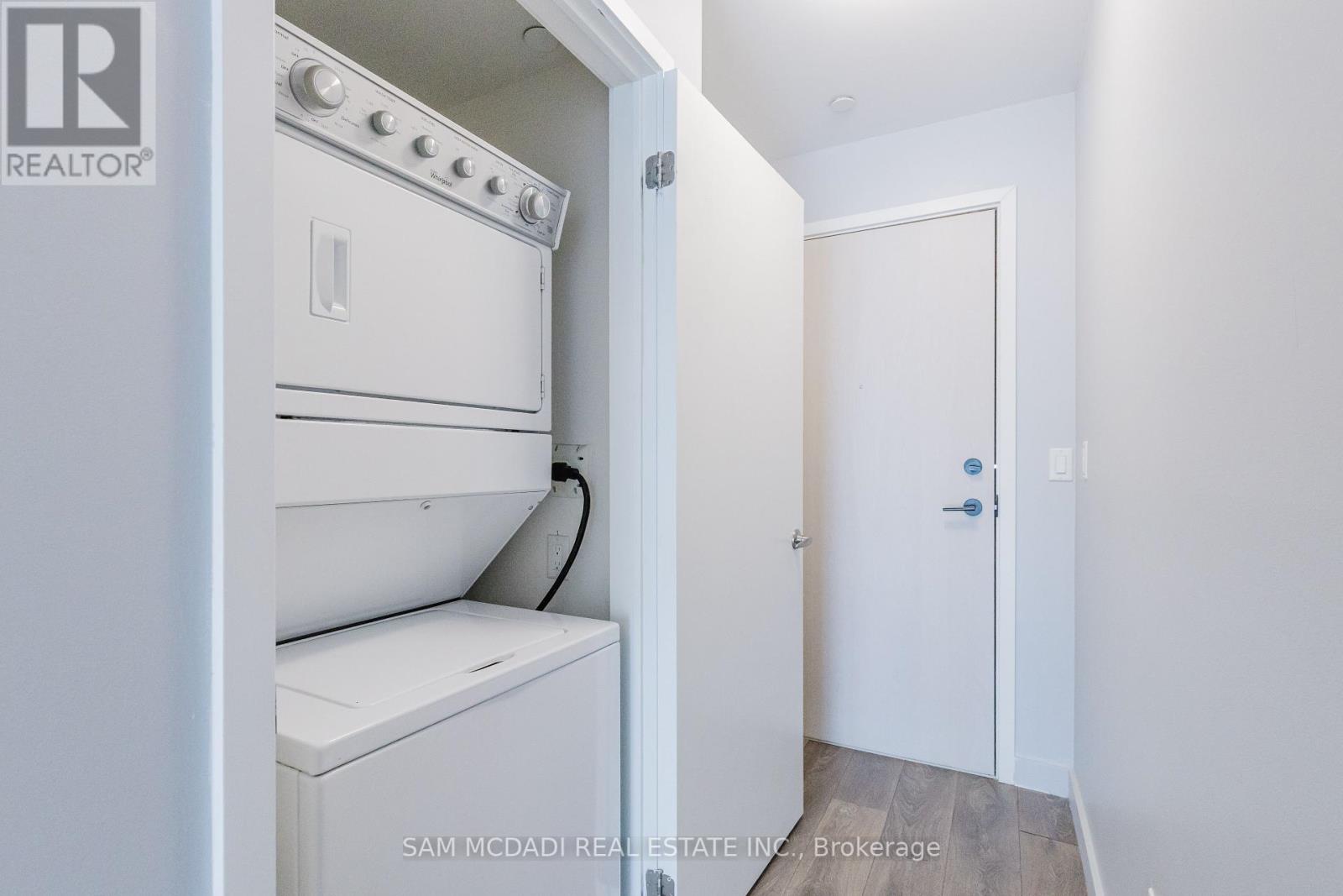 105 - 168 Sabina Drive, Oakville, Ontario  L6H 7C3 - Photo 10 - W12124513