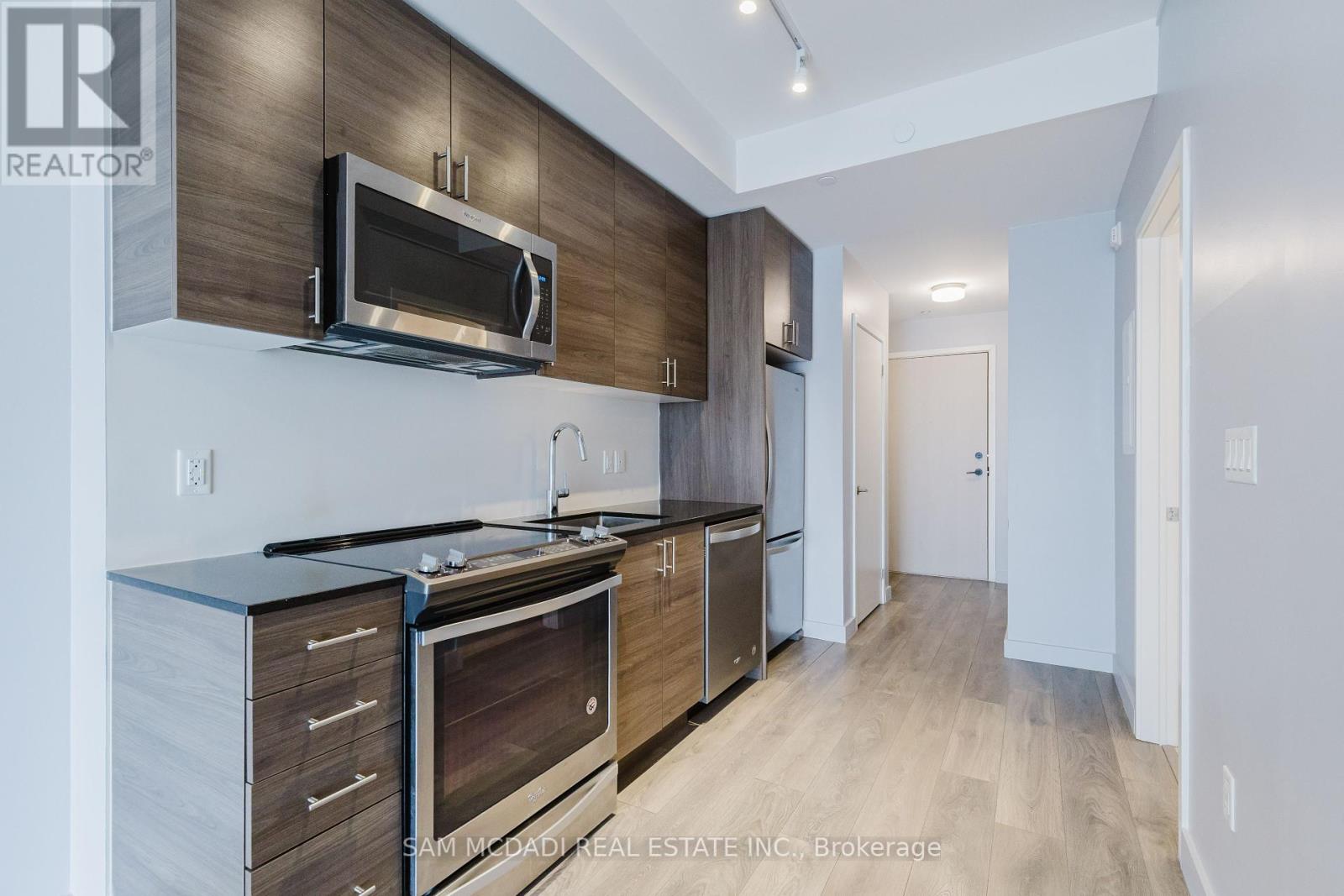 105 - 168 Sabina Drive, Oakville, Ontario  L6H 7C3 - Photo 11 - W12124513