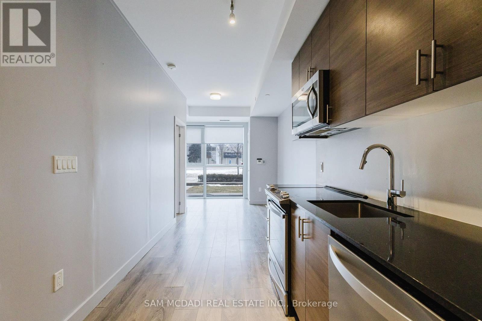 105 - 168 Sabina Drive, Oakville, Ontario  L6H 7C3 - Photo 14 - W12124513