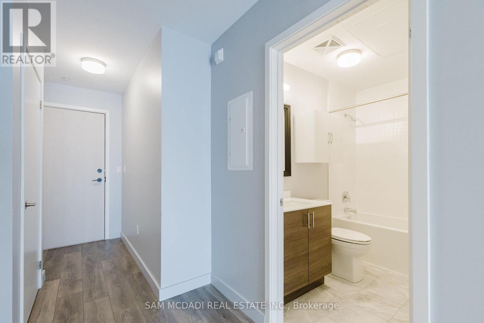105 - 168 Sabina Drive, Oakville, Ontario  L6H 7C3 - Photo 16 - W12124513