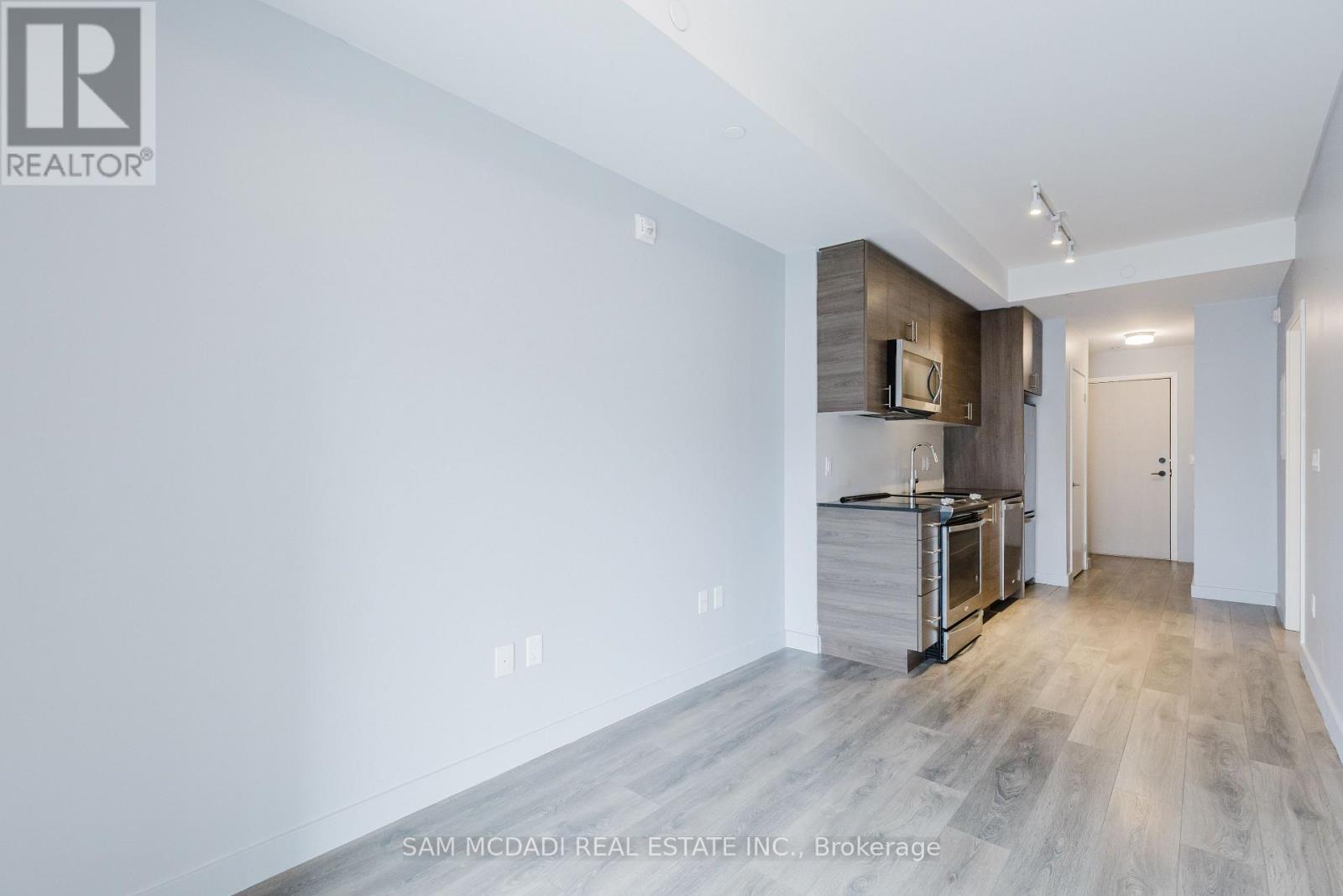 105 - 168 Sabina Drive, Oakville, Ontario  L6H 7C3 - Photo 19 - W12124513