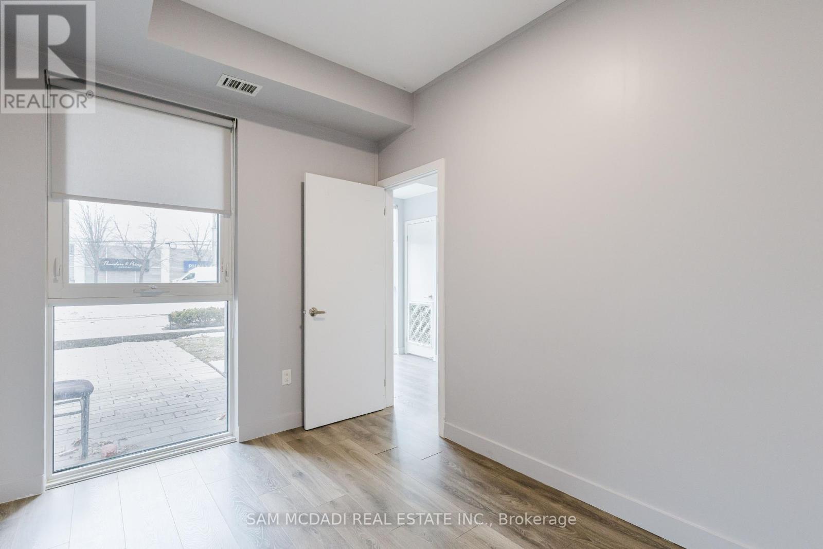 105 - 168 Sabina Drive, Oakville, Ontario  L6H 7C3 - Photo 21 - W12124513