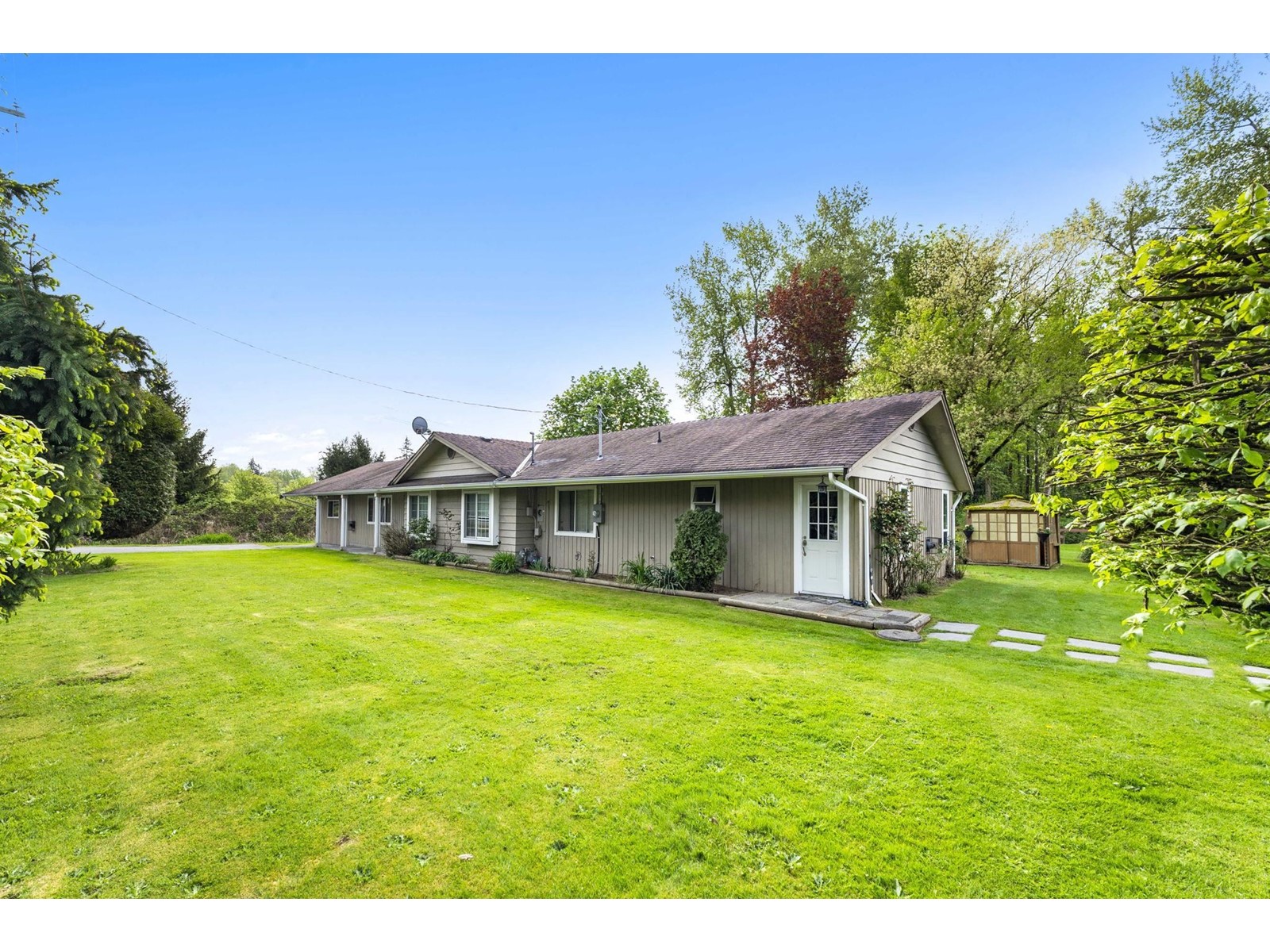 Property at 24960 ROBERTSON CRESCENT image 1