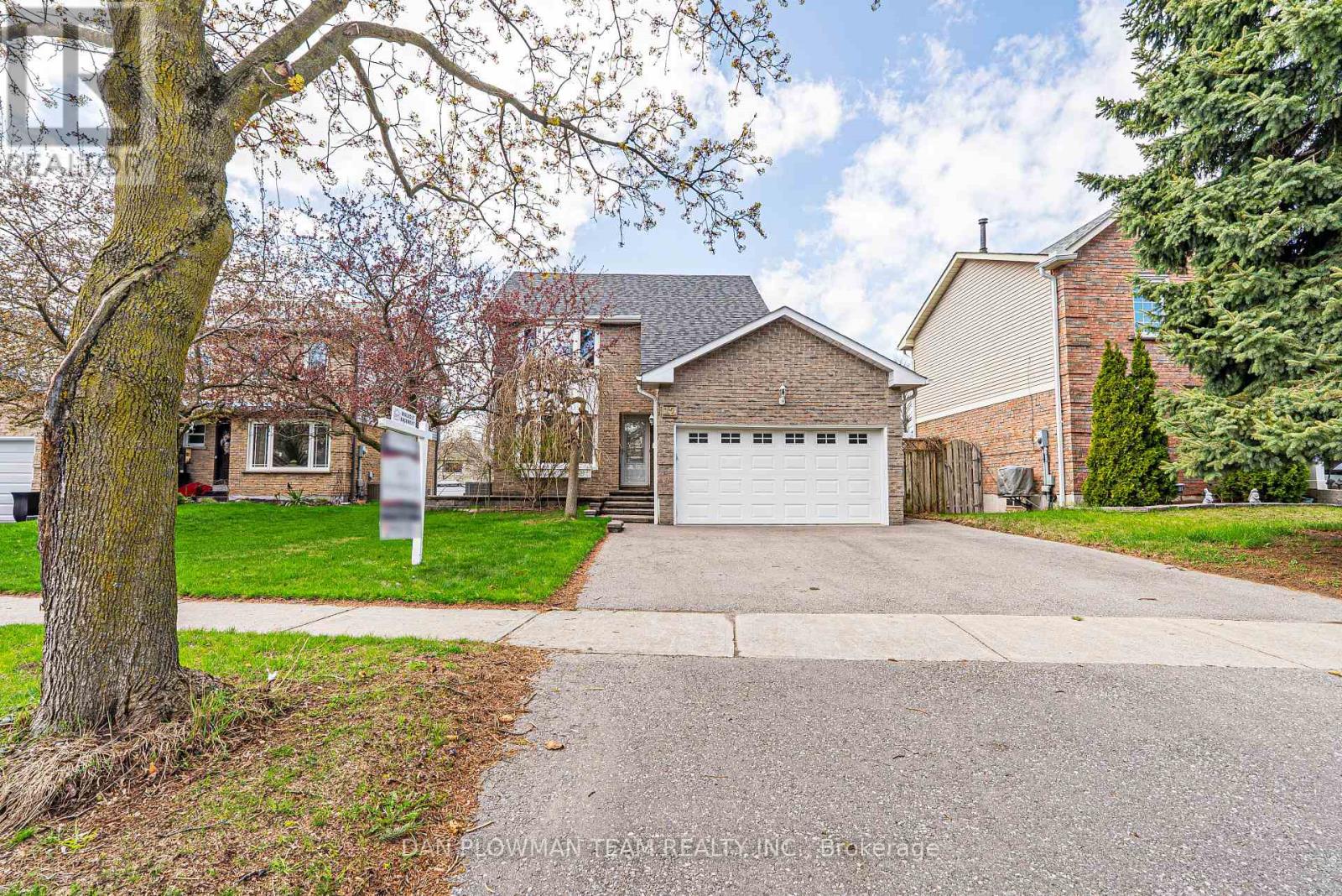 12 Vanessa Place, Whitby, Ontario  L1N 6T3 - Photo 2 - E12124724