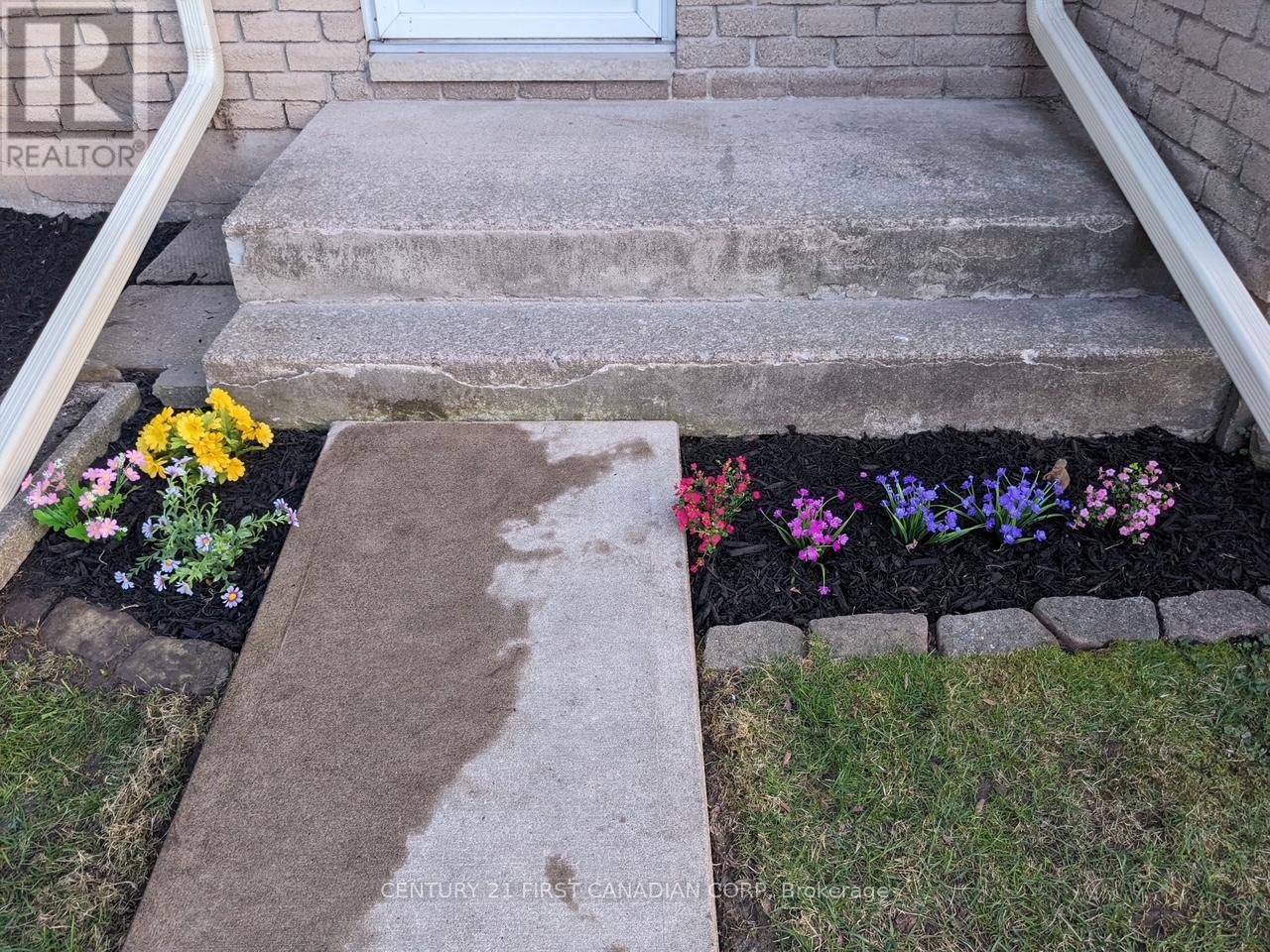 Property at 68 - 6767 THOROLD STONE ROAD image 2