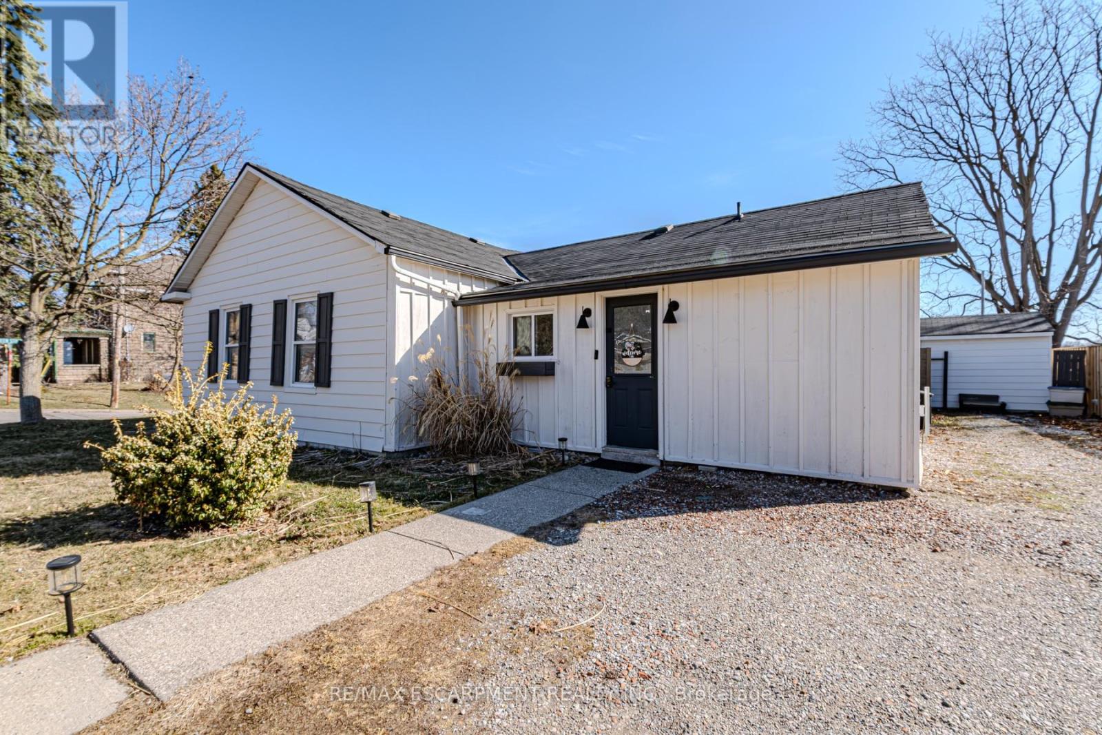 Property at 37 QUEEN STREET image 2