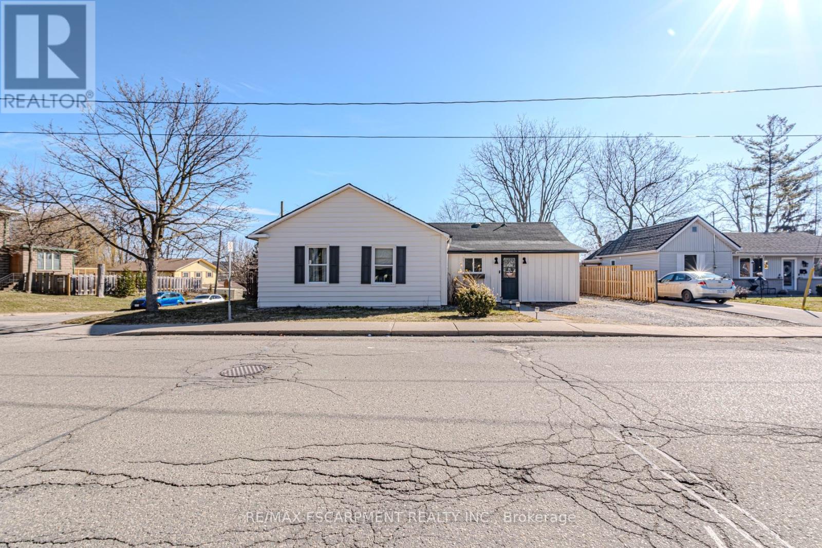 Property at 37 QUEEN STREET image 4