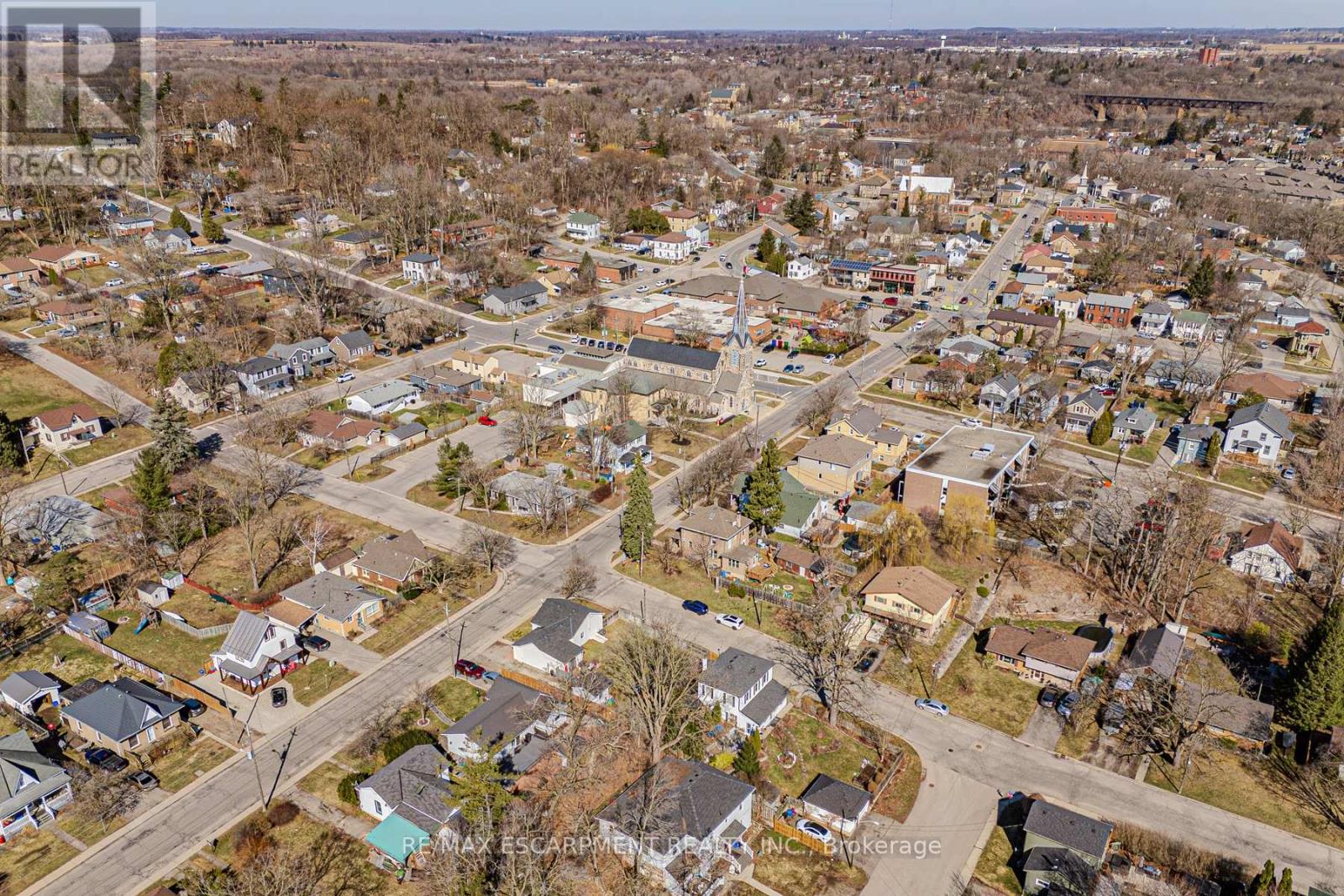 37 Queen Street, Brant, Ontario  N3L 1C5 - Photo 40 - X12124511