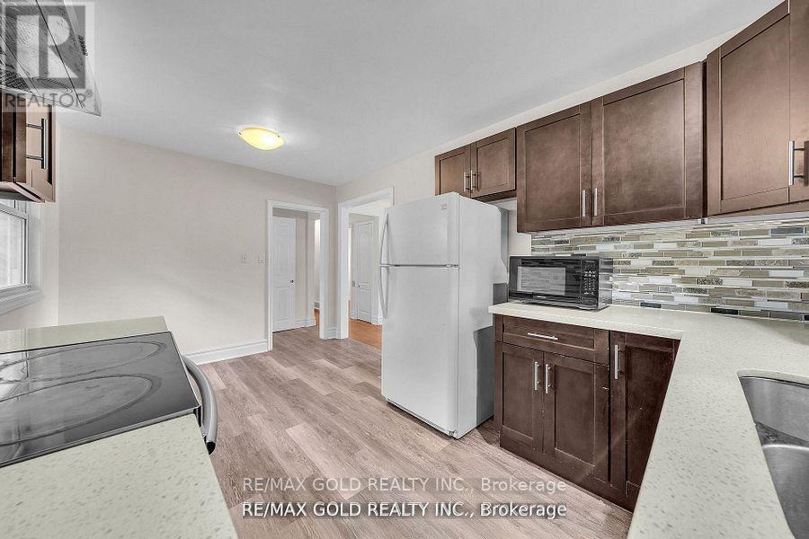 315 Bunting Road, St. Catharines, Ontario  L2M 3Y4 - Photo 9 - X12124514