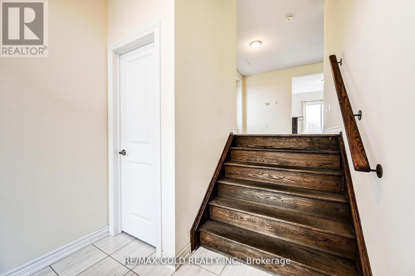 Property at 84 ATLANTIS DRIVE W image 4