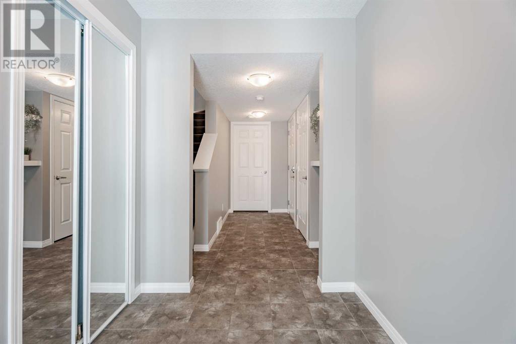 333 Windford Green Sw, Airdrie, Alberta  T4B 4G4 - Photo 4 - A2186795