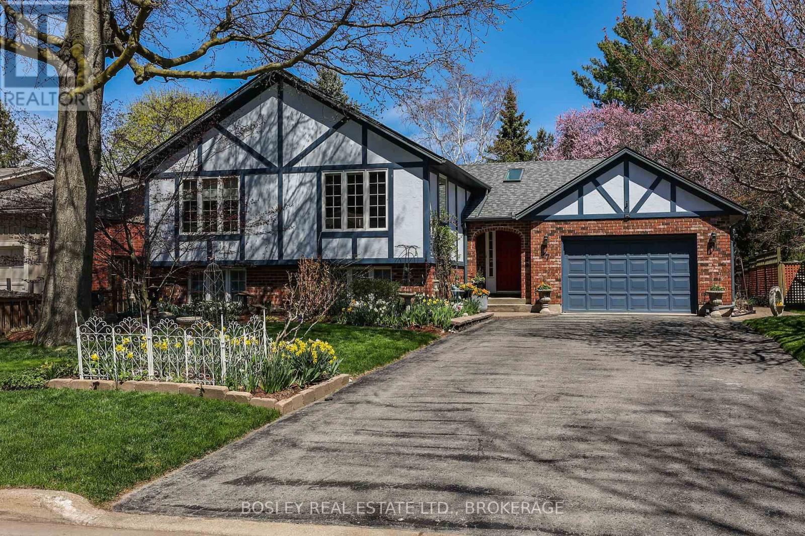 Property at 17 OAK DRIVE image 1
