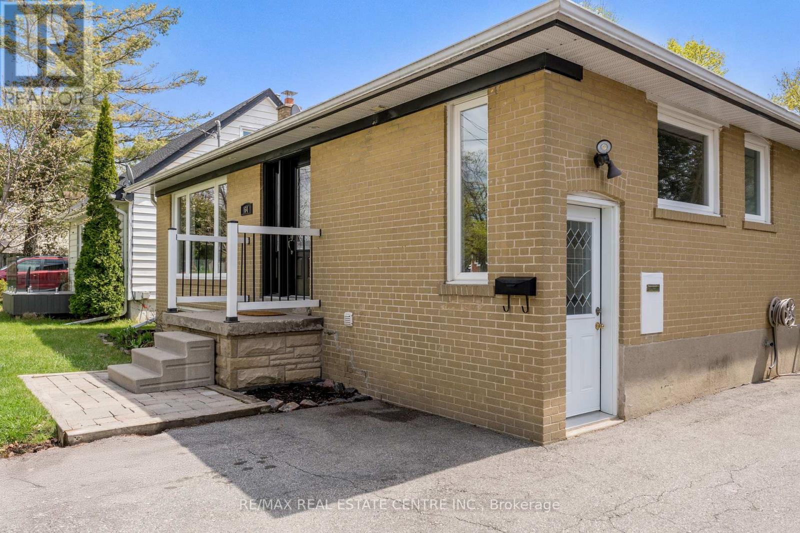 Property at 64 PRINCE CHARLES DRIVE image 3